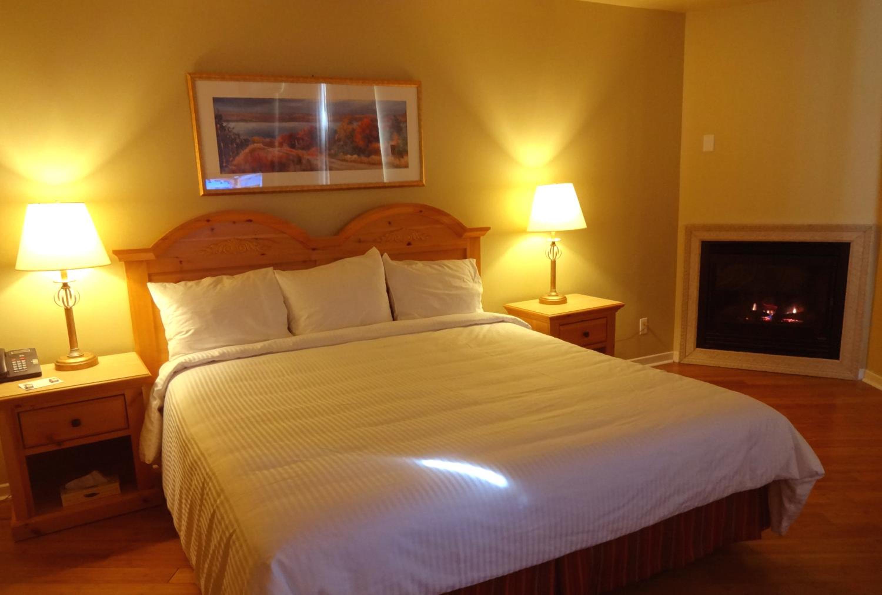 Deluxe King Room photo 1