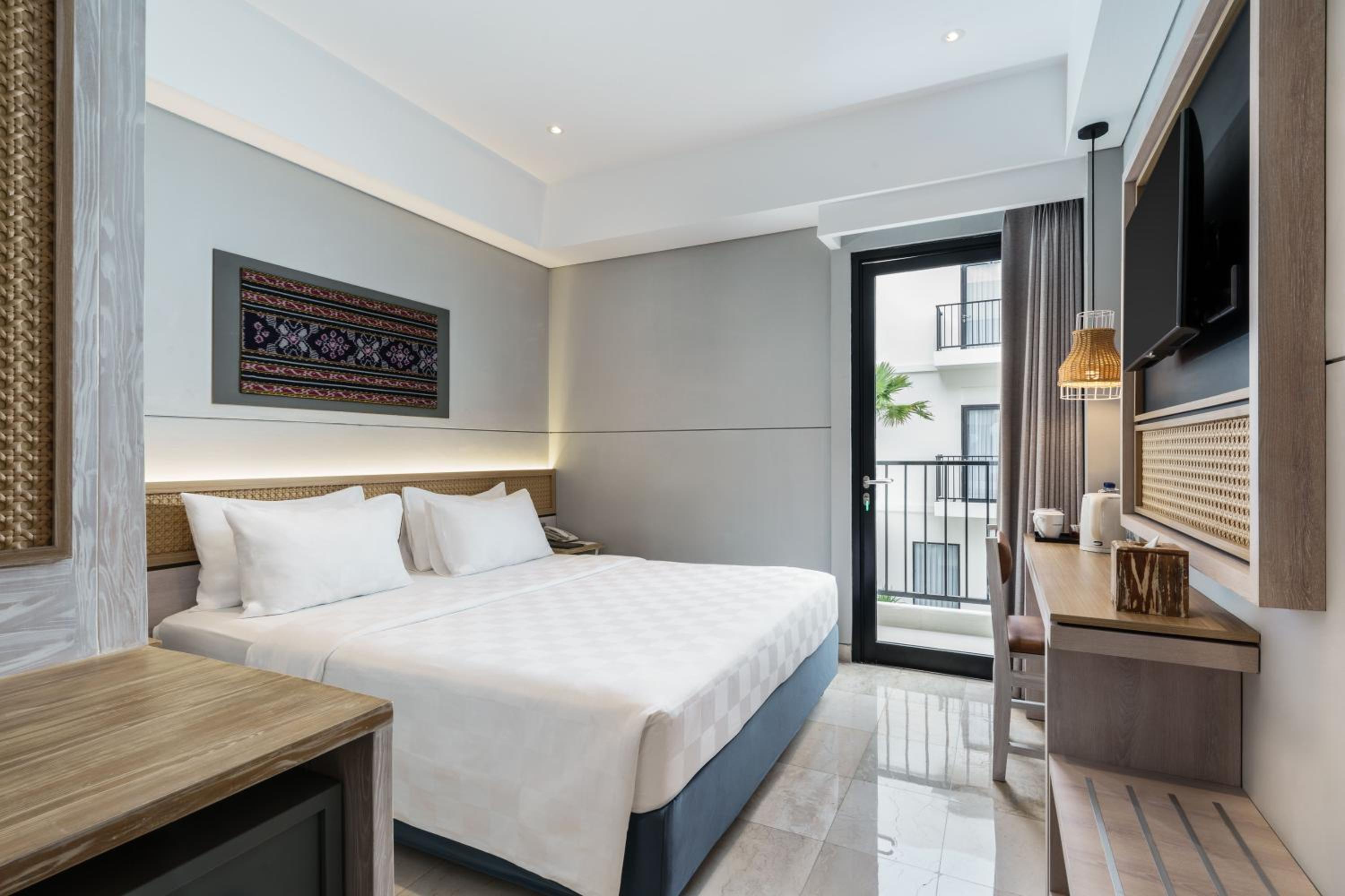 Deluxe Room - Photo 6