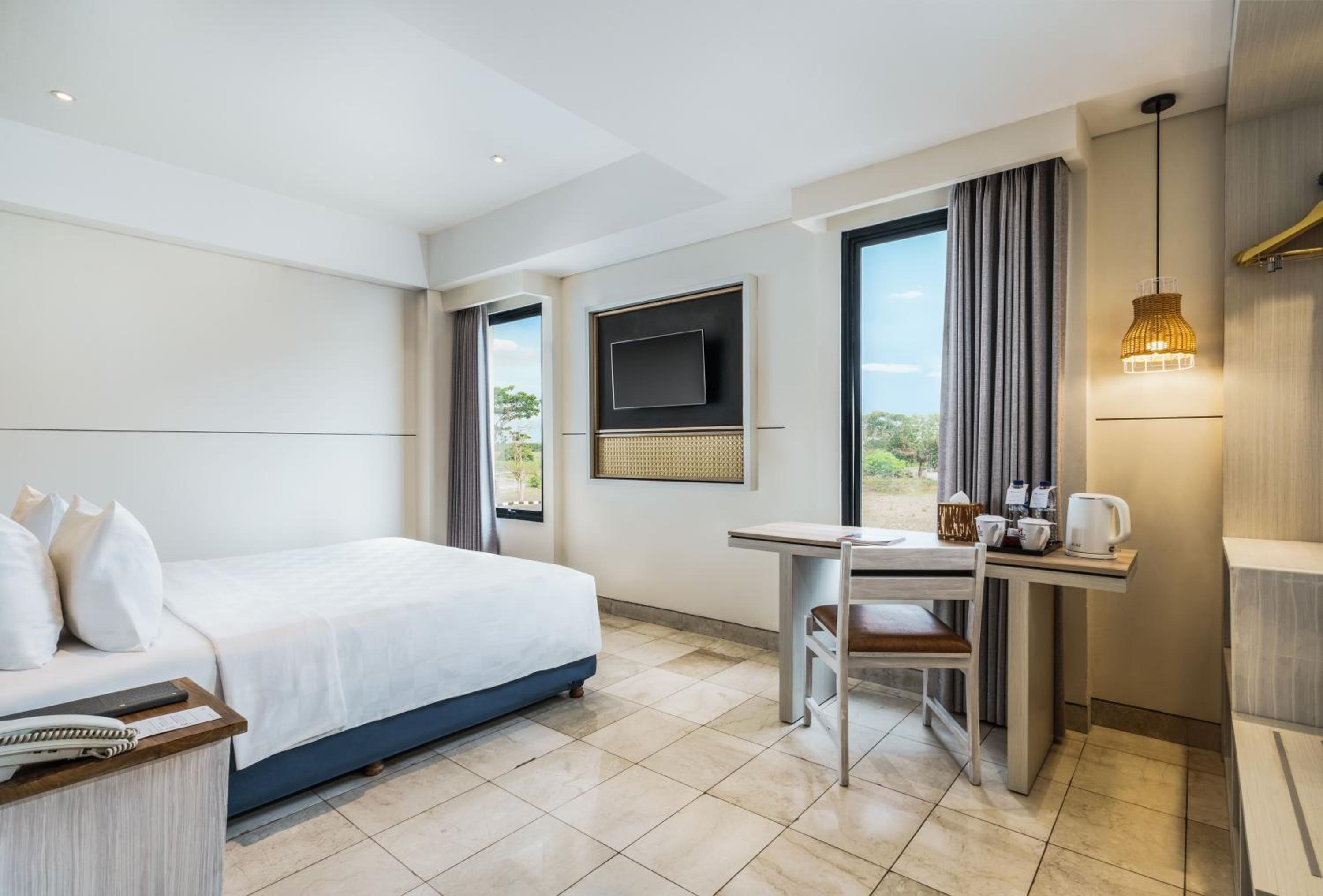 Grand Deluxe Room - Photo 1