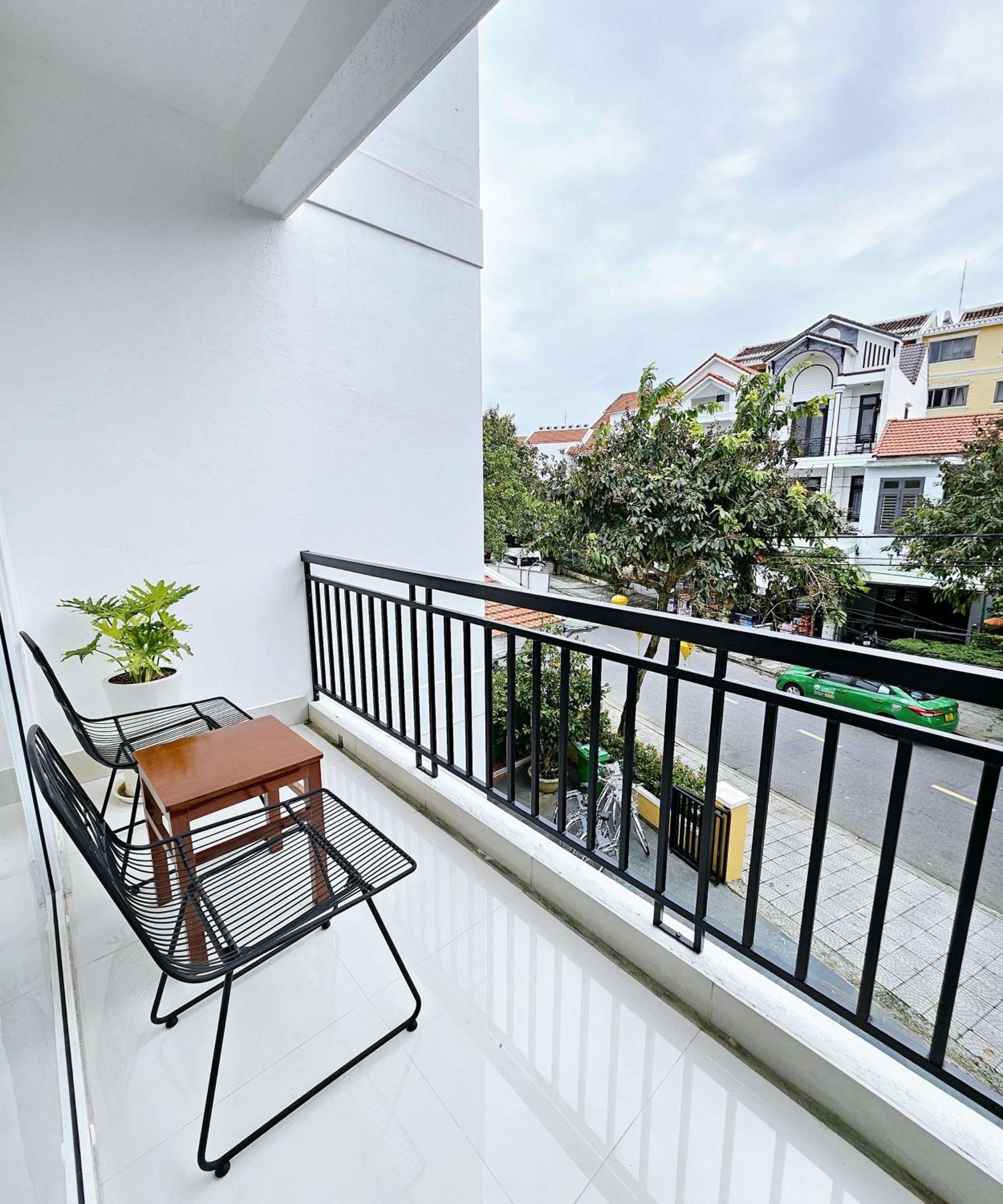 Double Room with Balcony - Photo 6