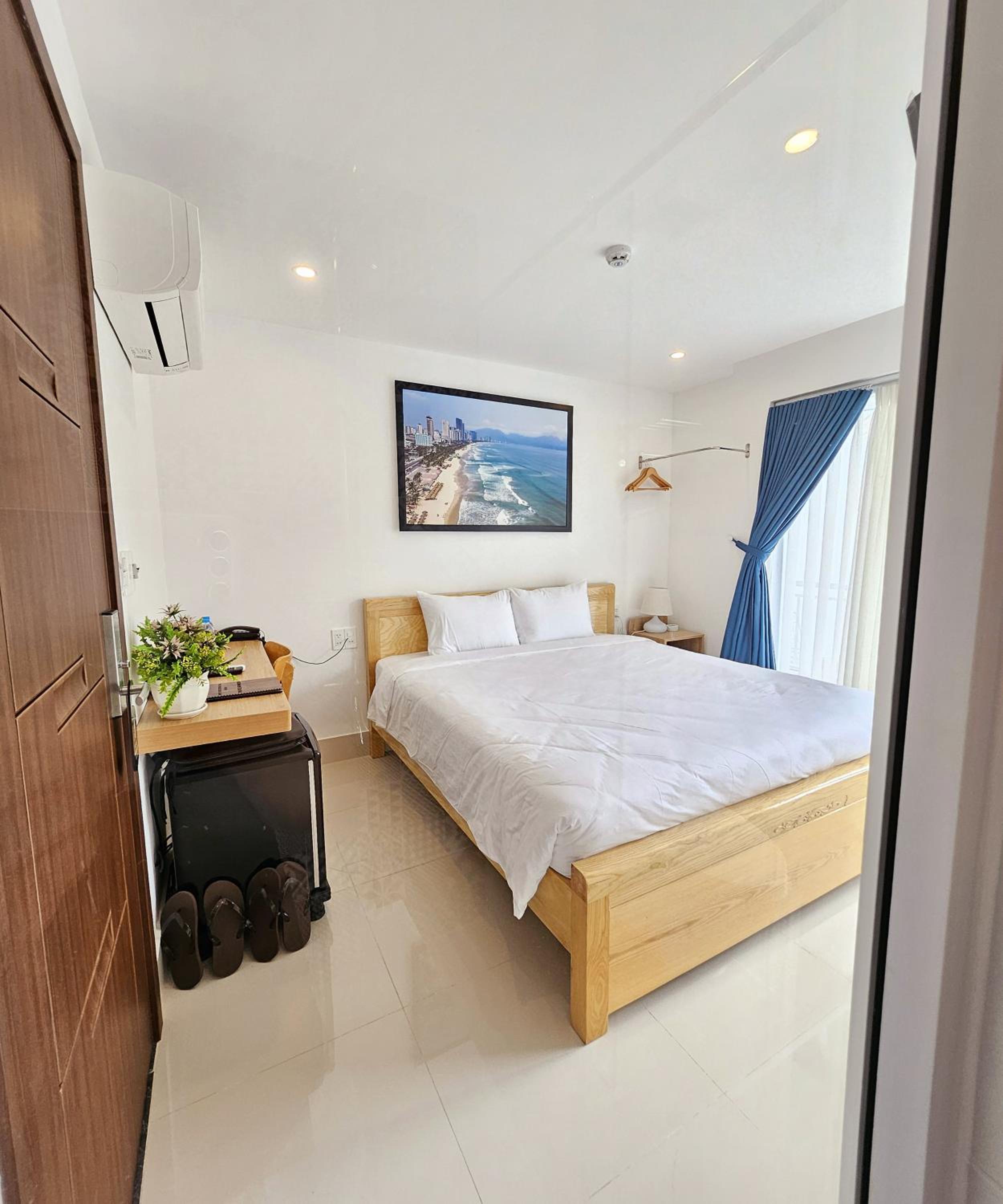 Double Room with Balcony - Photo 3