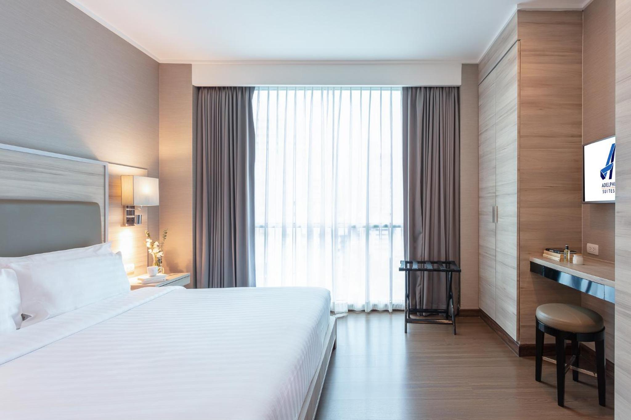 One-Bedroom Premier thumbnail 6
