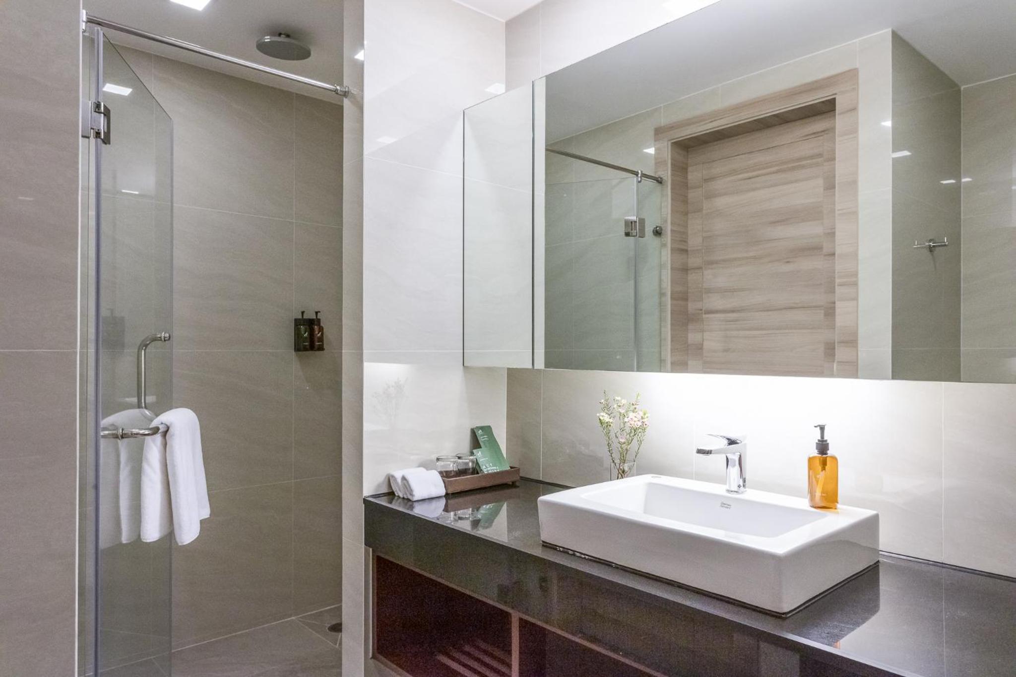 One-Bedroom Premier thumbnail 5