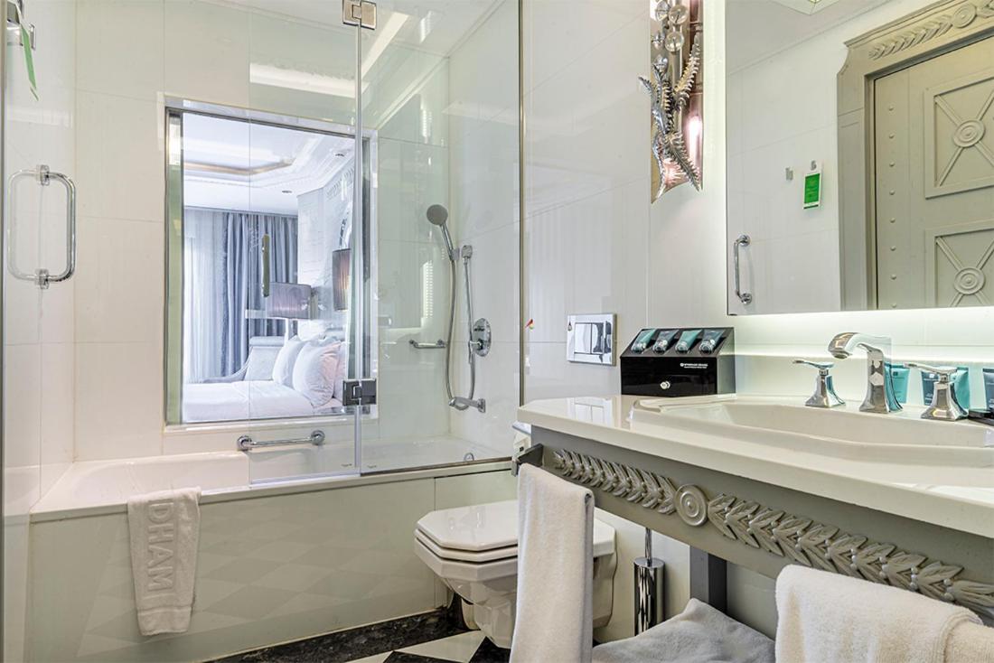 Family King Suite - Photo 8