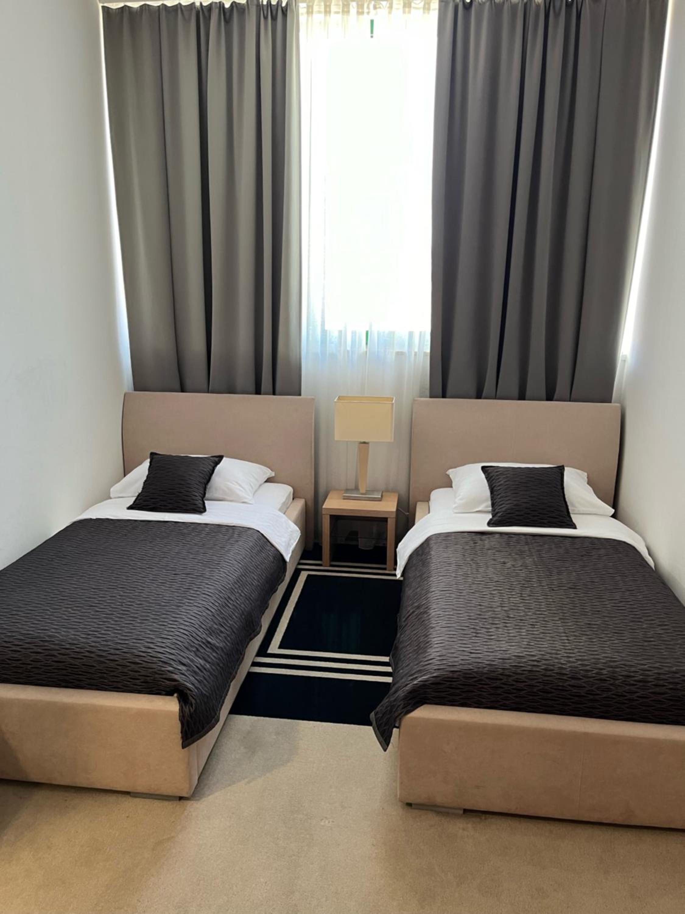Standard Double or Twin Room - Photo 4