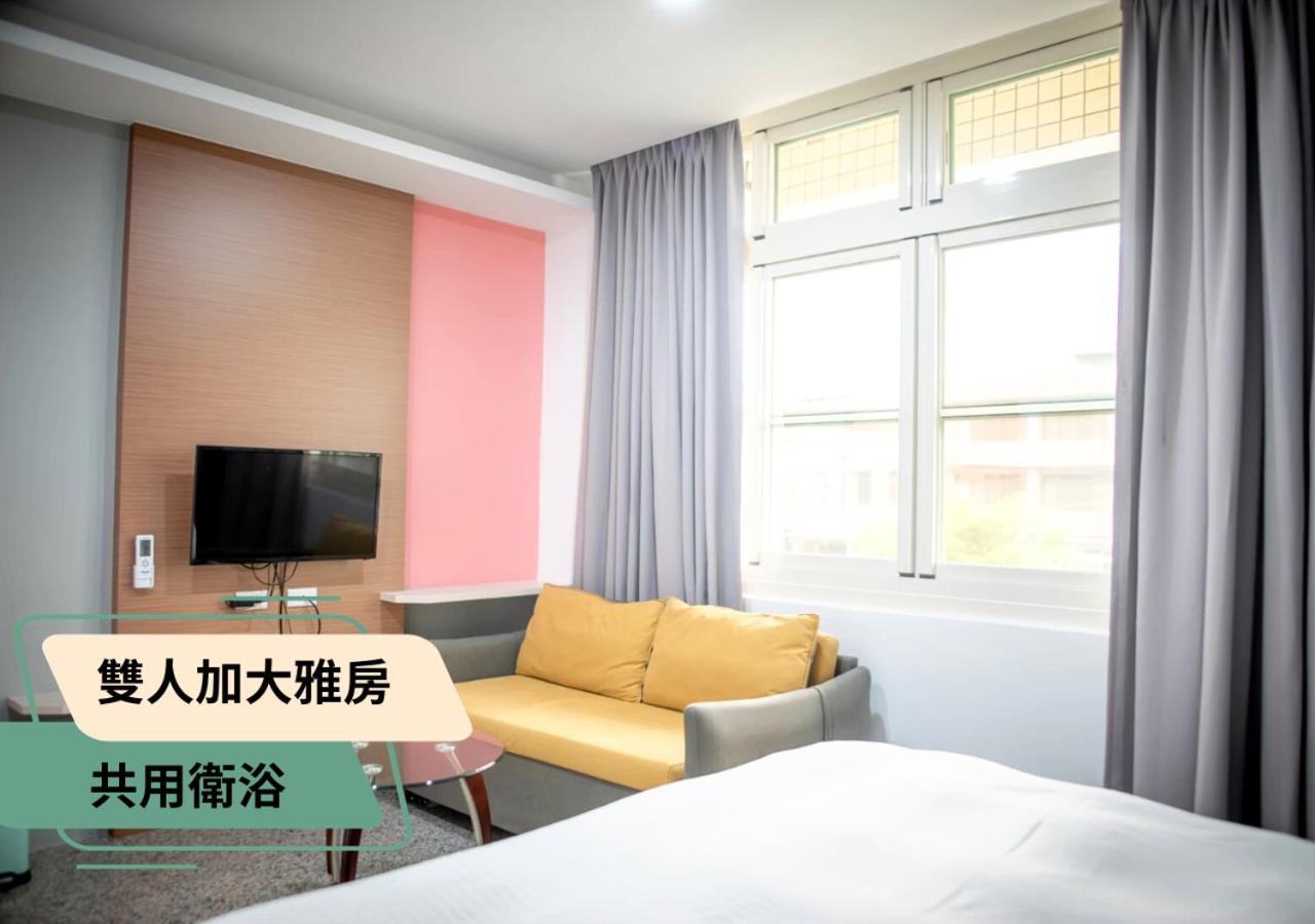 Standard Double Room with Shared Bathroom photo 1