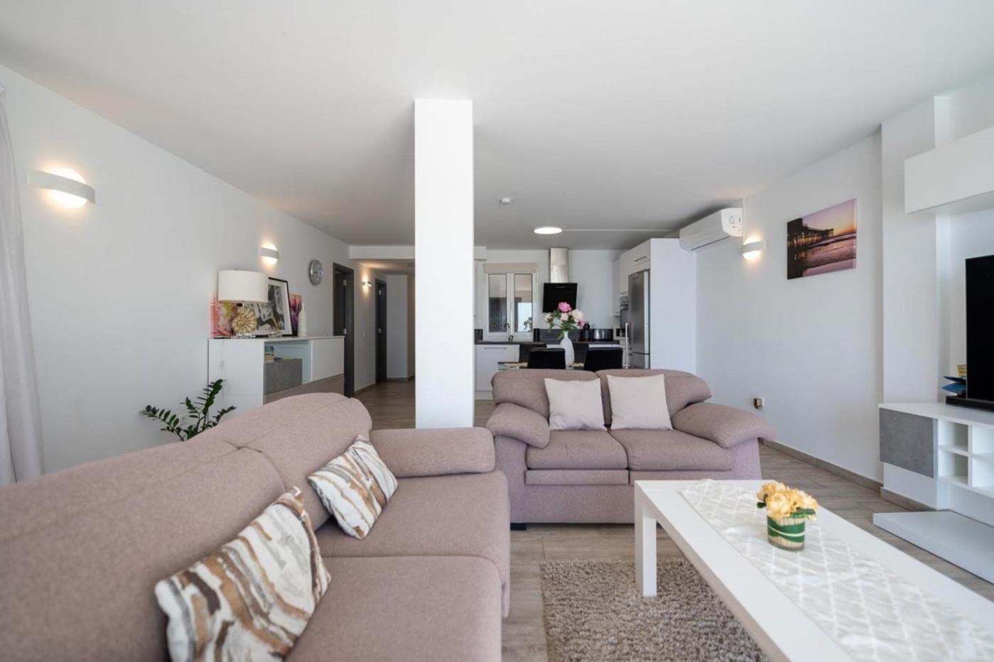 Apartamento con vista a la piscina