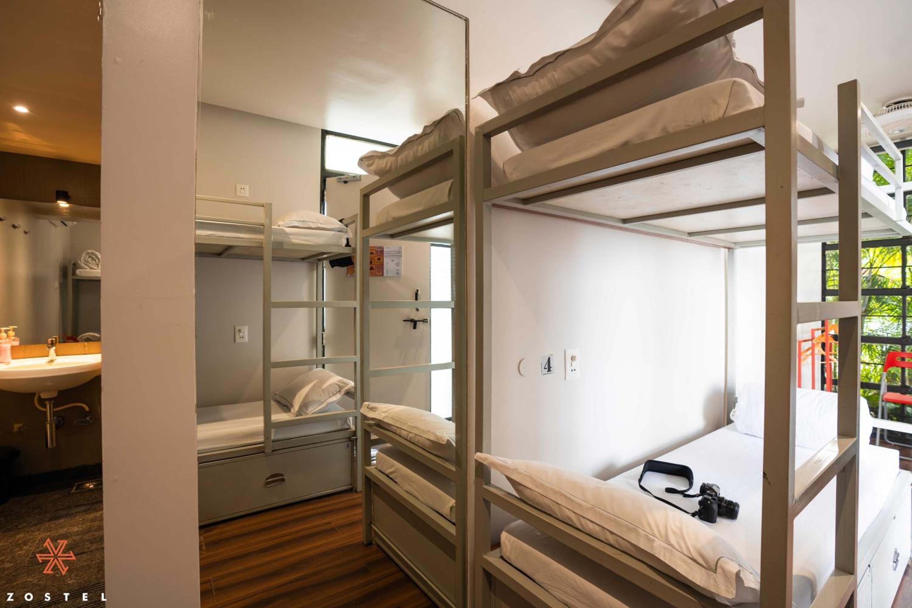Bed in 6-Bed Female Dormitory Room photo 3