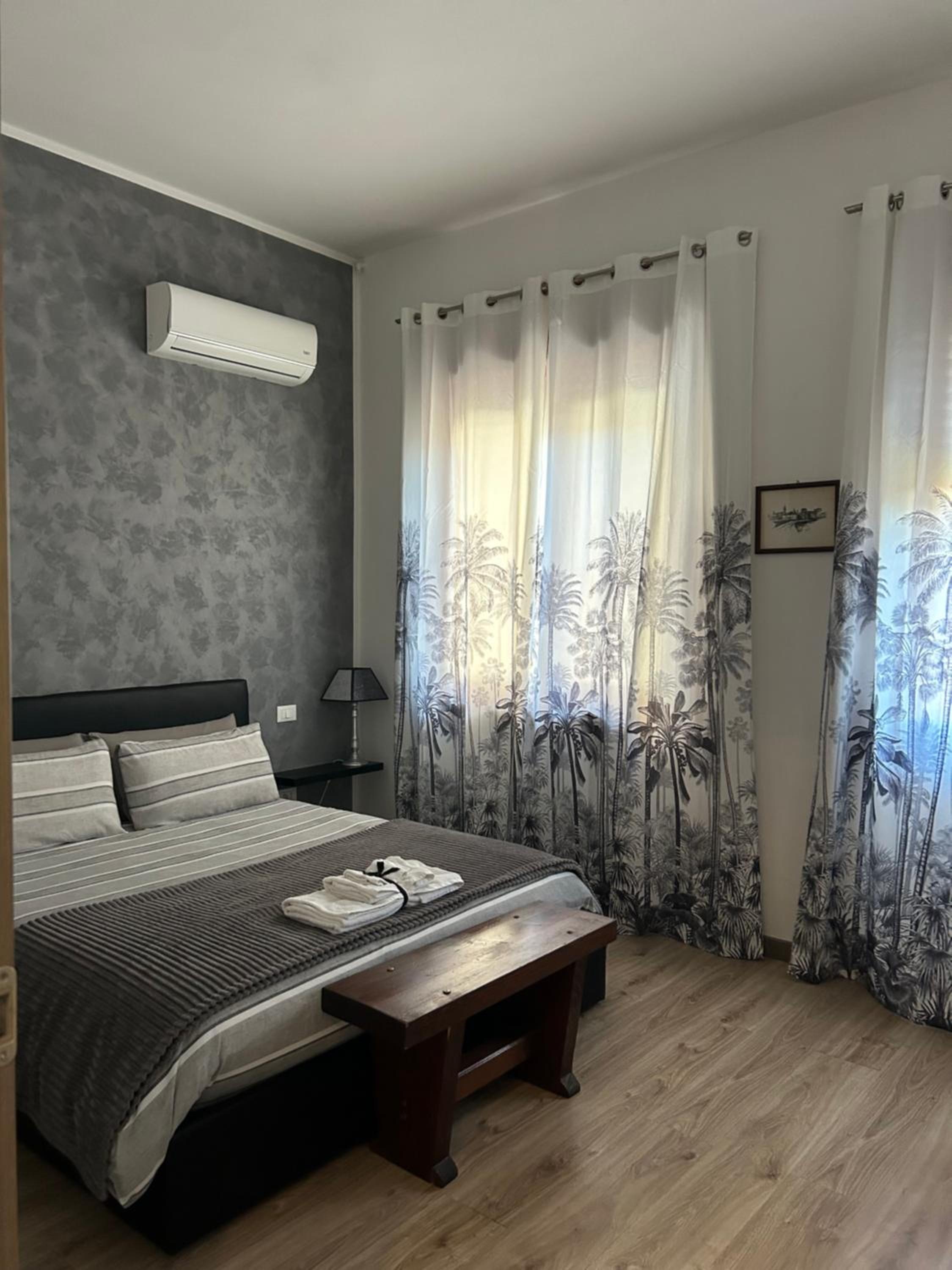 Double Room with Private Bathroom - Photo 3