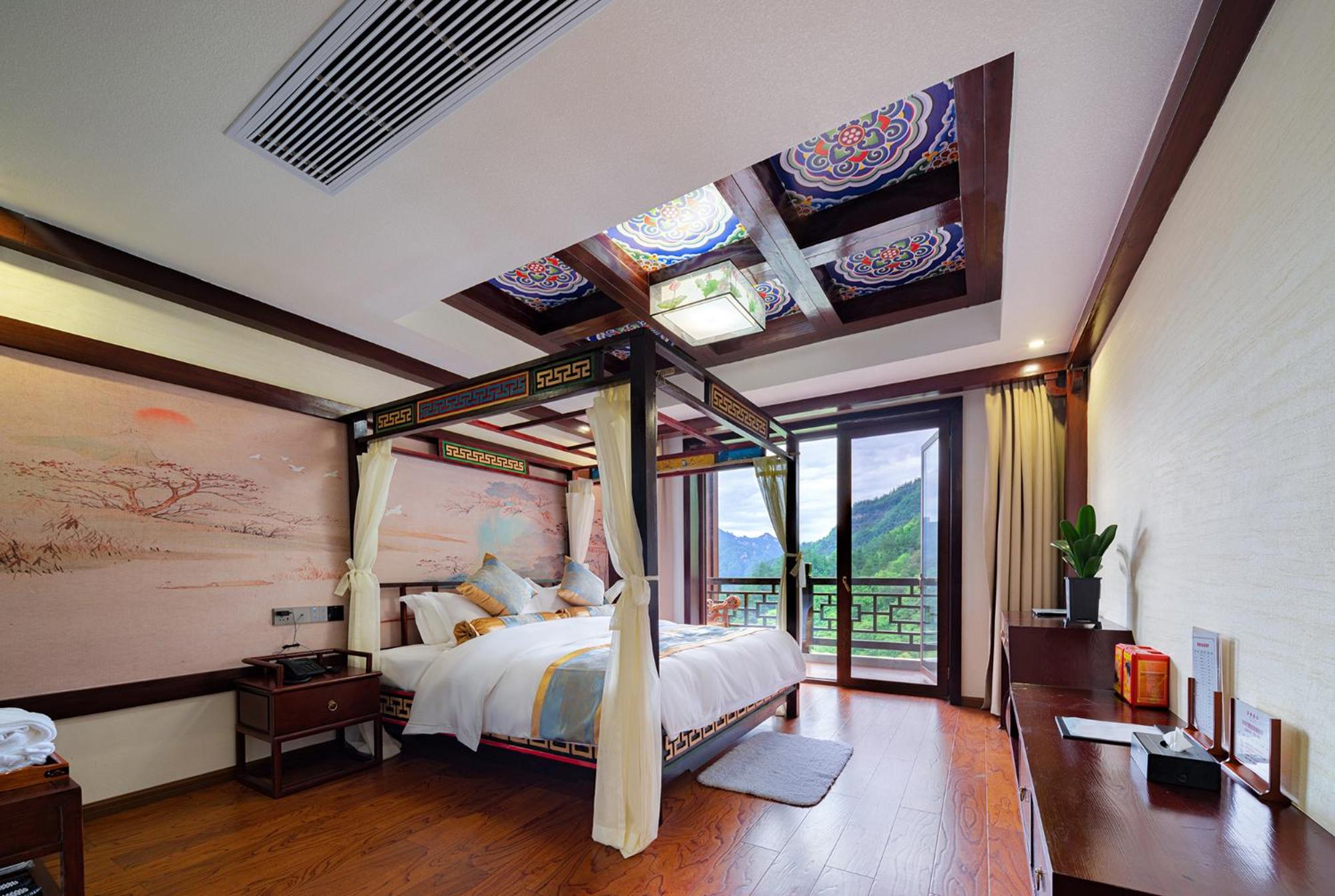 Balcony Family Suite photo 1
