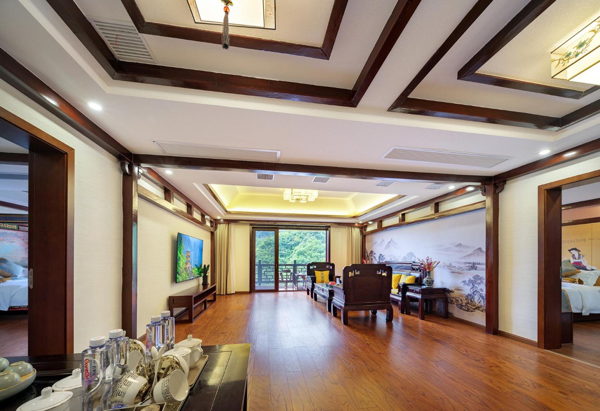 Chess Tea Room Suite photo 2