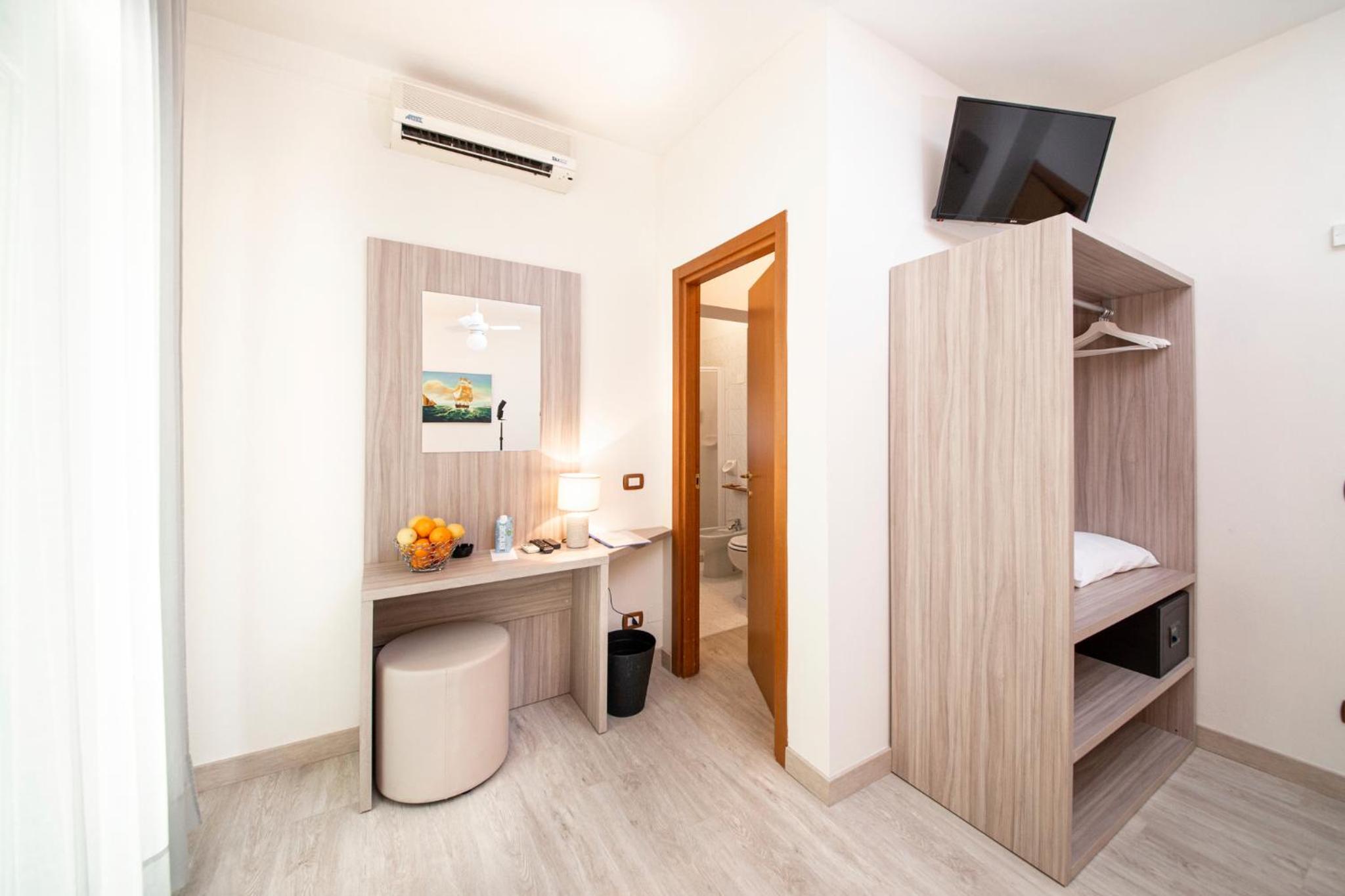 Triple Room with Balcony photo 3