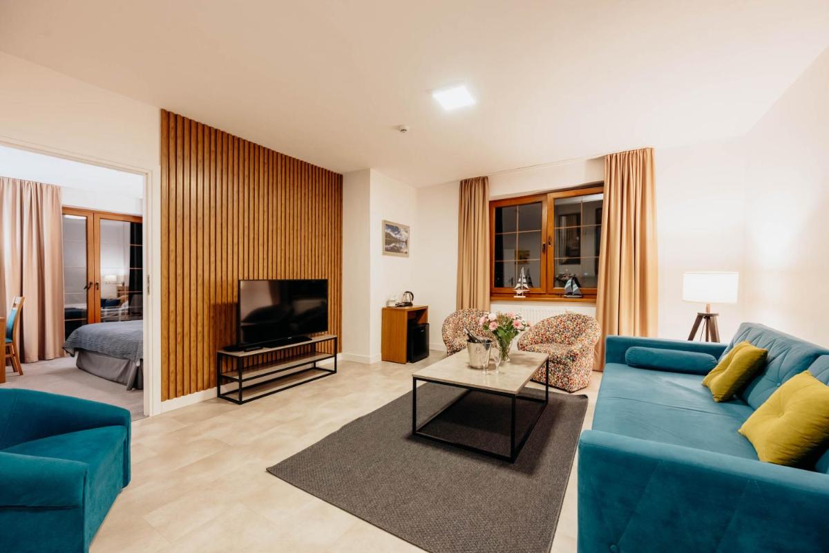 Suite with Balcony - Photo 8