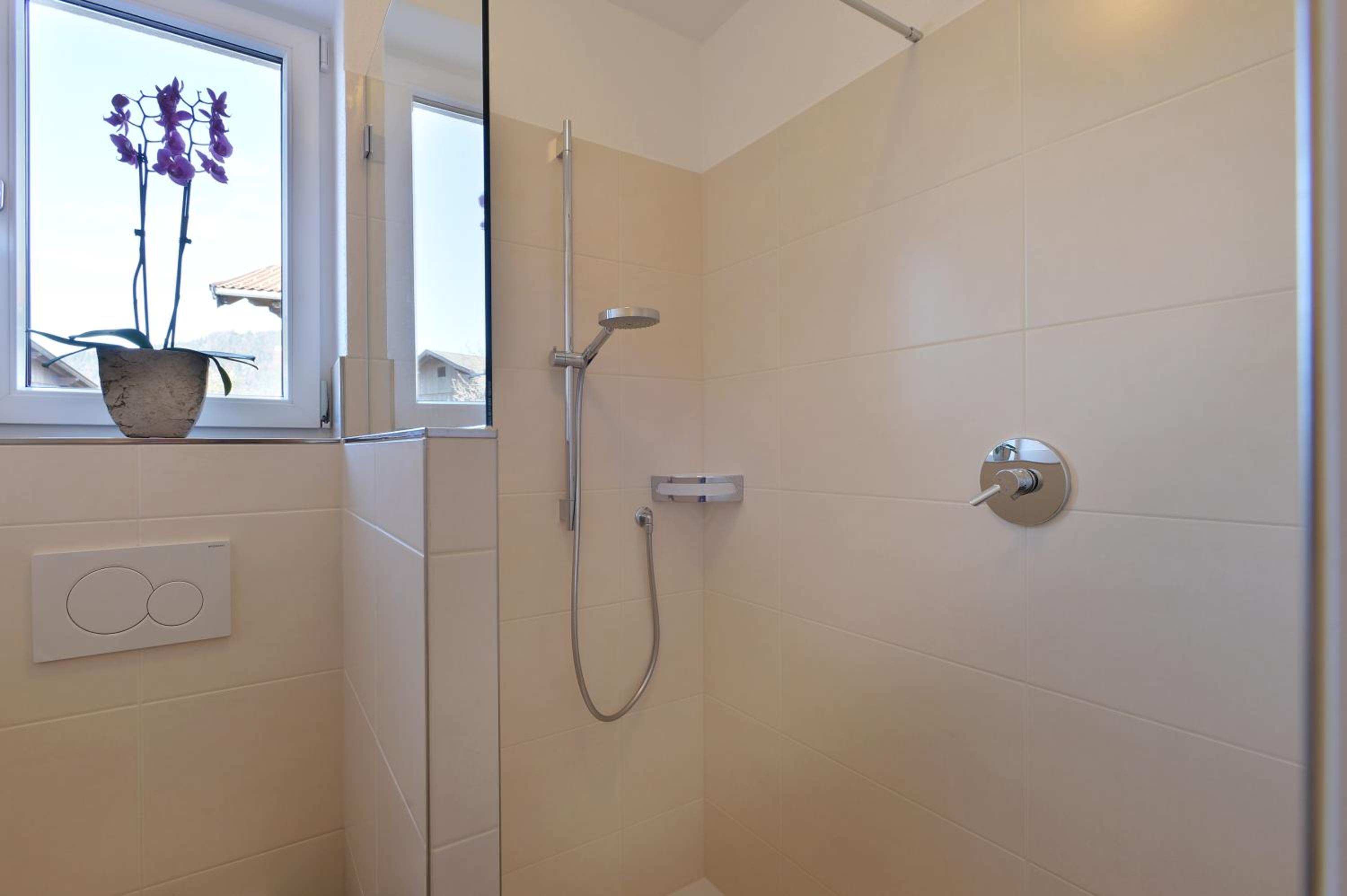 Two-Bedroom Apartment with Balcony photo 3