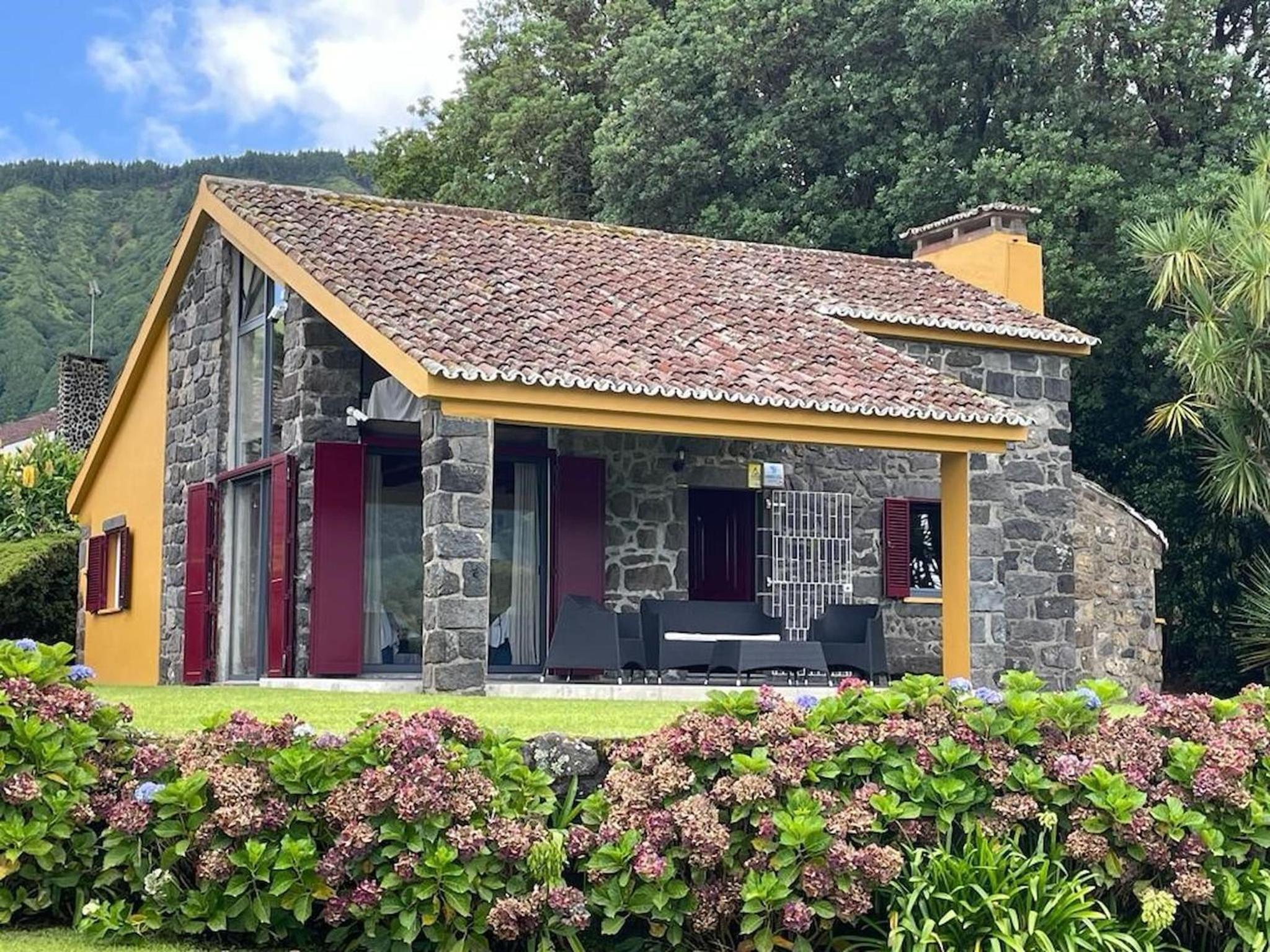 Three-Bedroom House photo 2