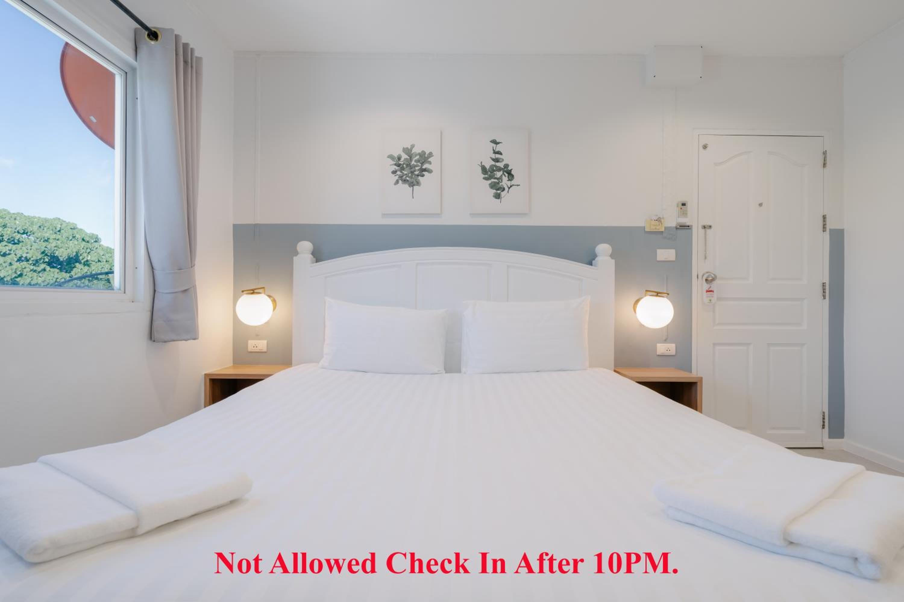 Standard King Room photo 2