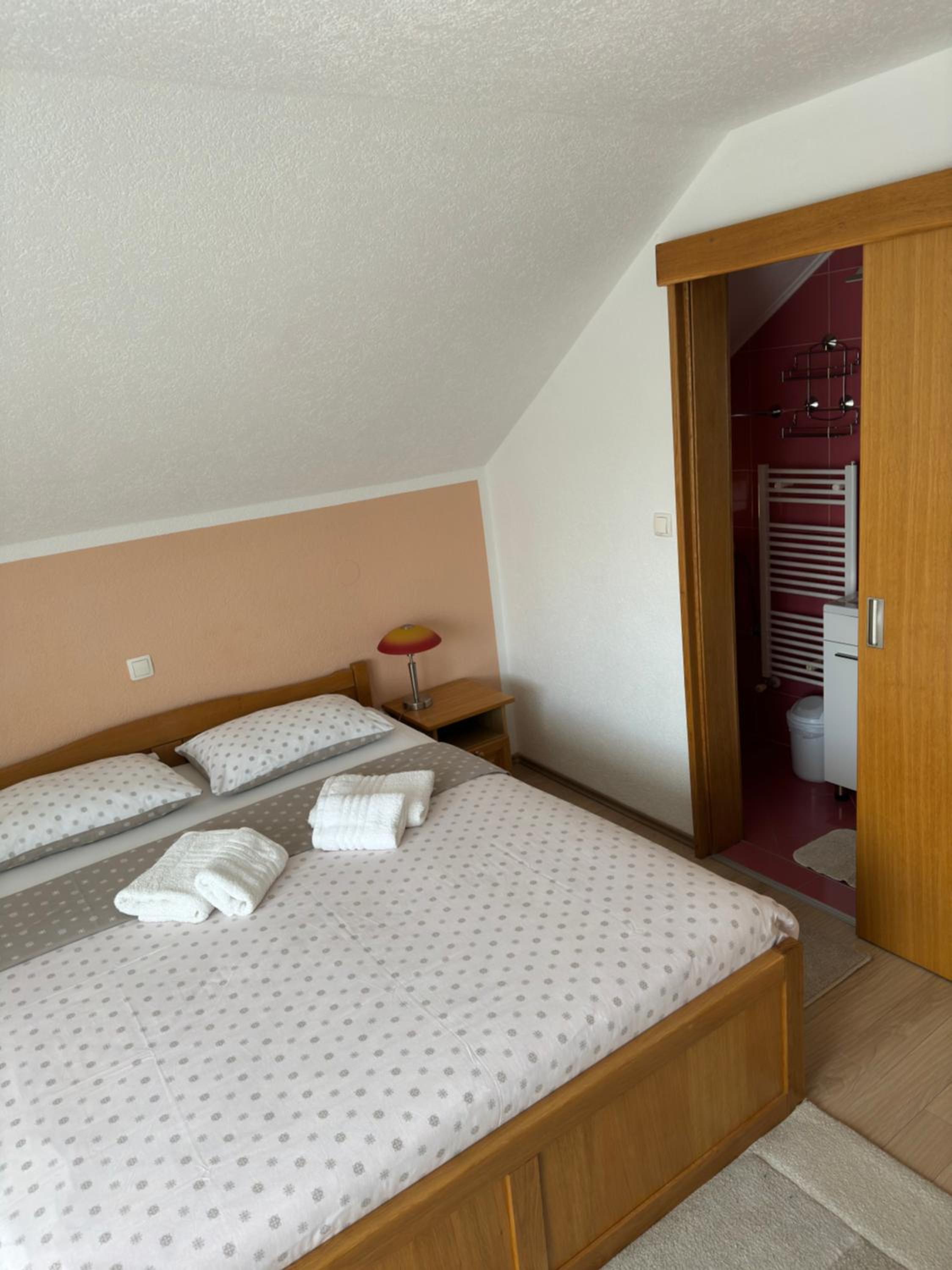 Double Room with Balcony - Photo 11