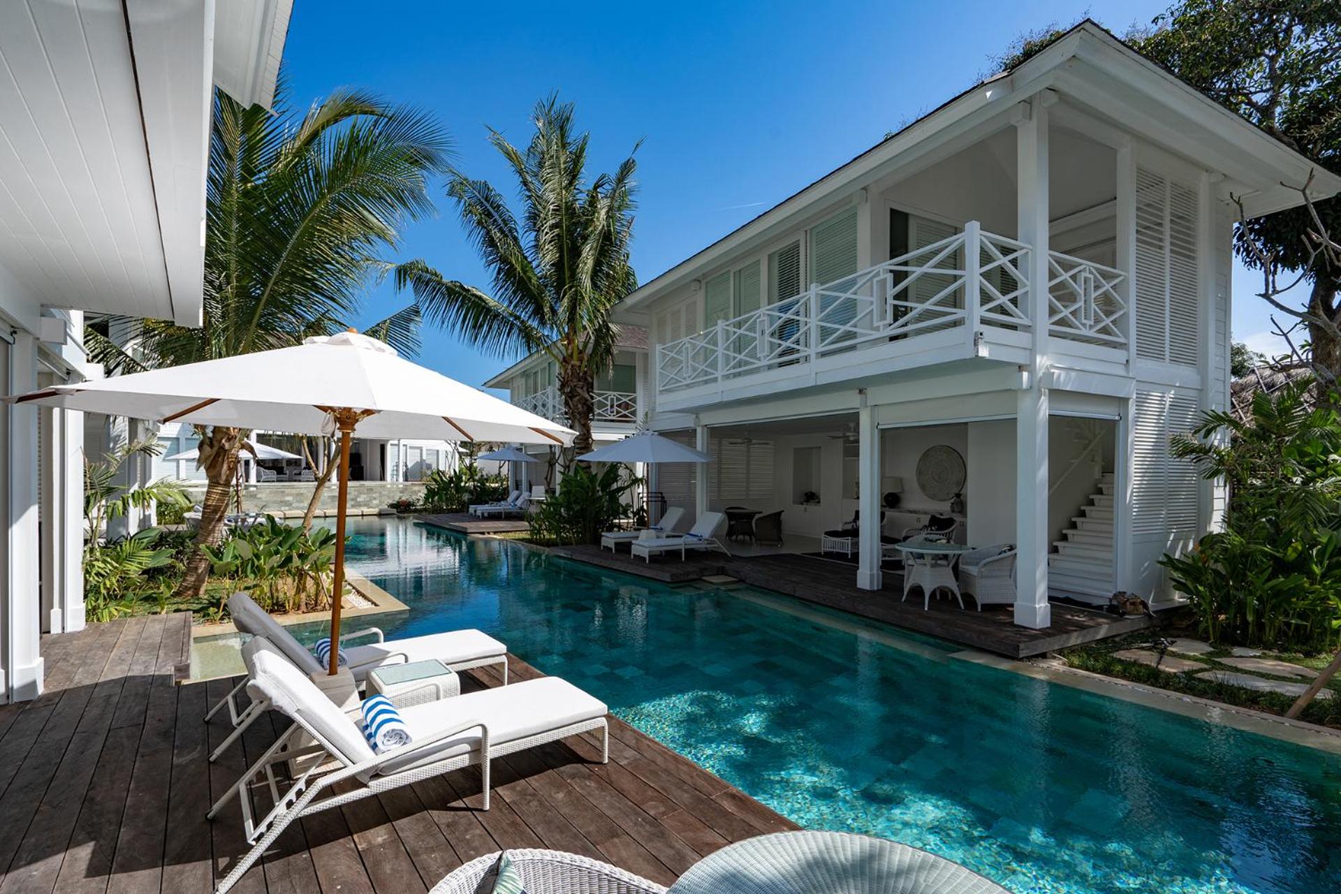 Poolside Villa photo 2
