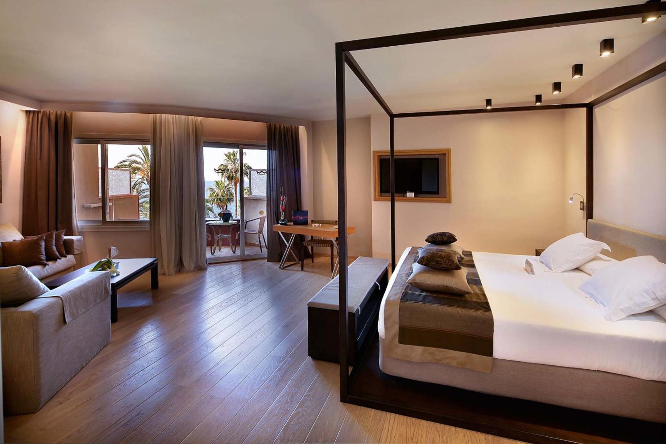 Suite Junior con vista al mar y acceso al spa. Suite Junior con vista al mar y acceso al spa.