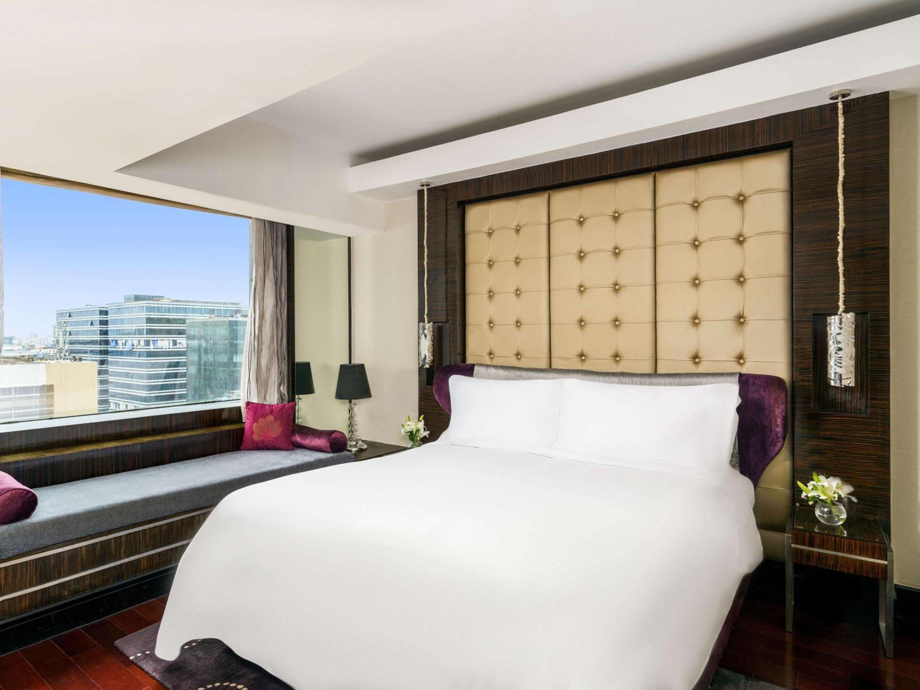 Luxury King Room - Photo 5