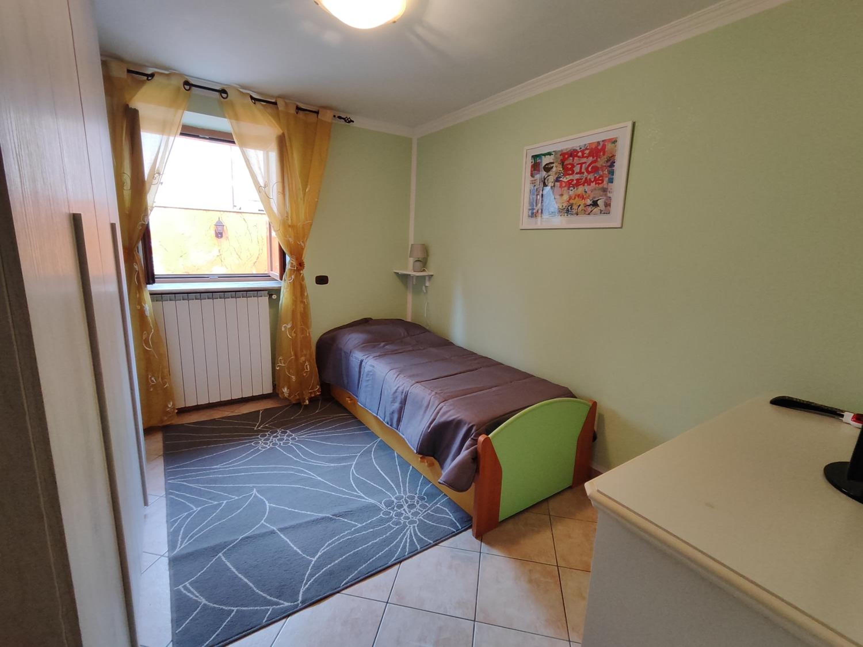 Single Room photo 2