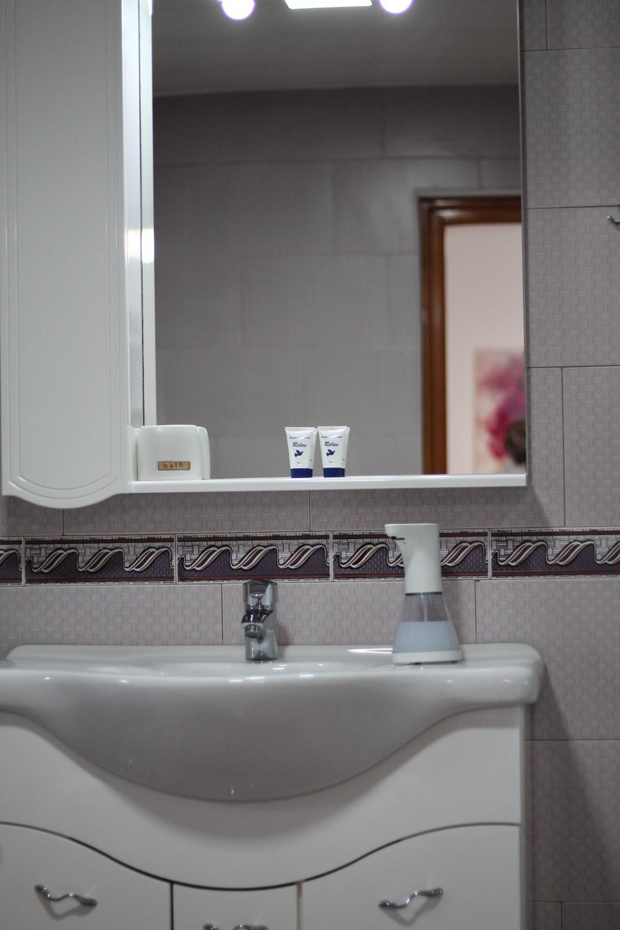 Double Room with Private Bathroom photo 2
