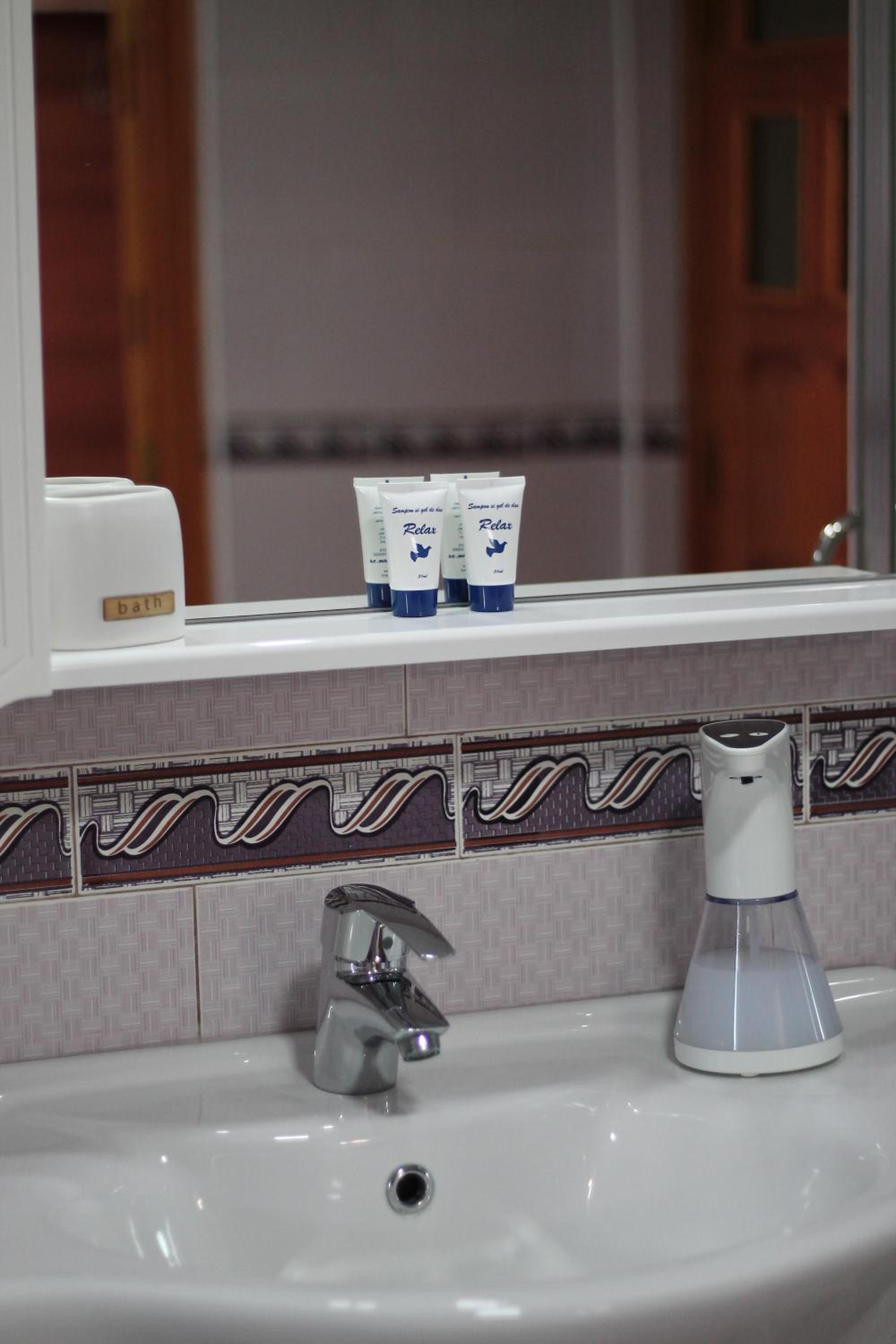 Double Room with Private Bathroom photo 3