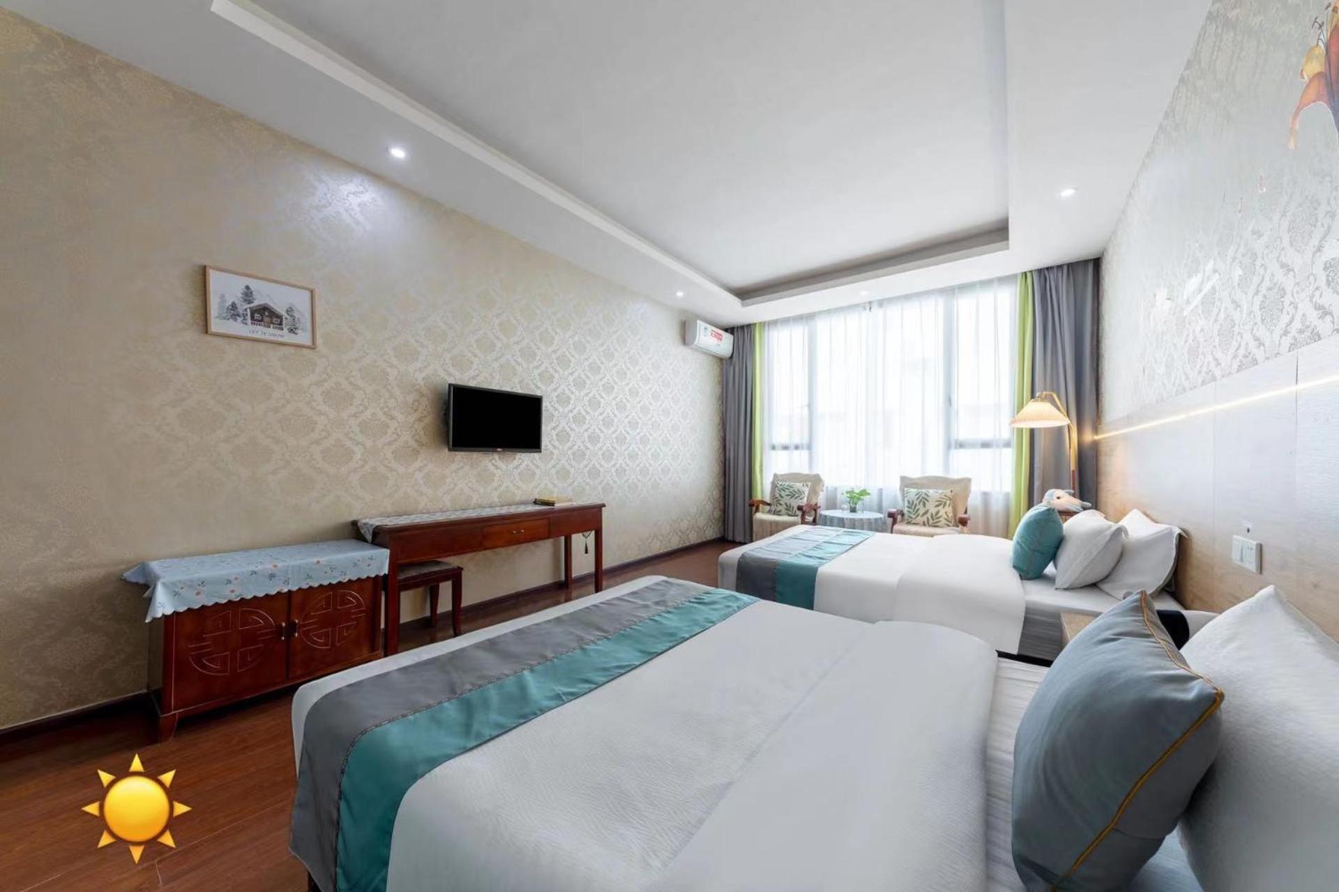 Standard Twin Room photo 2