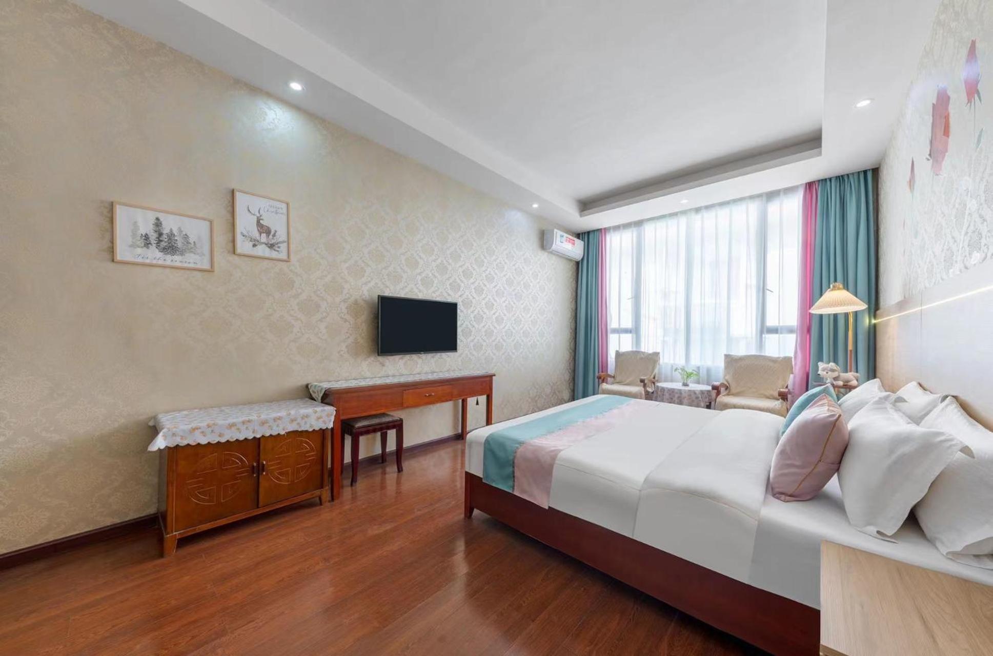 Standard Queen Room photo 1