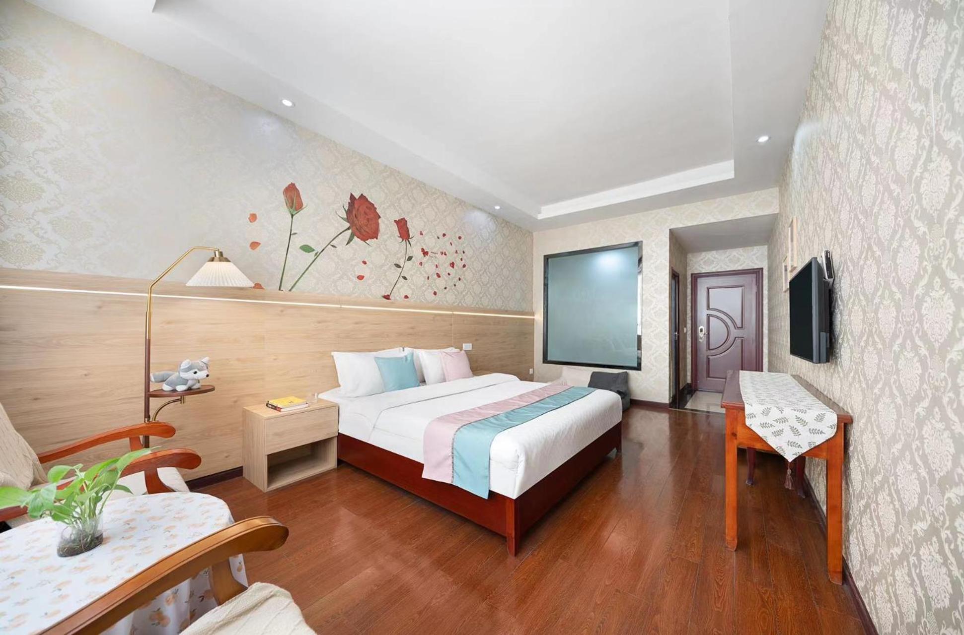 Standard Queen Room photo 3
