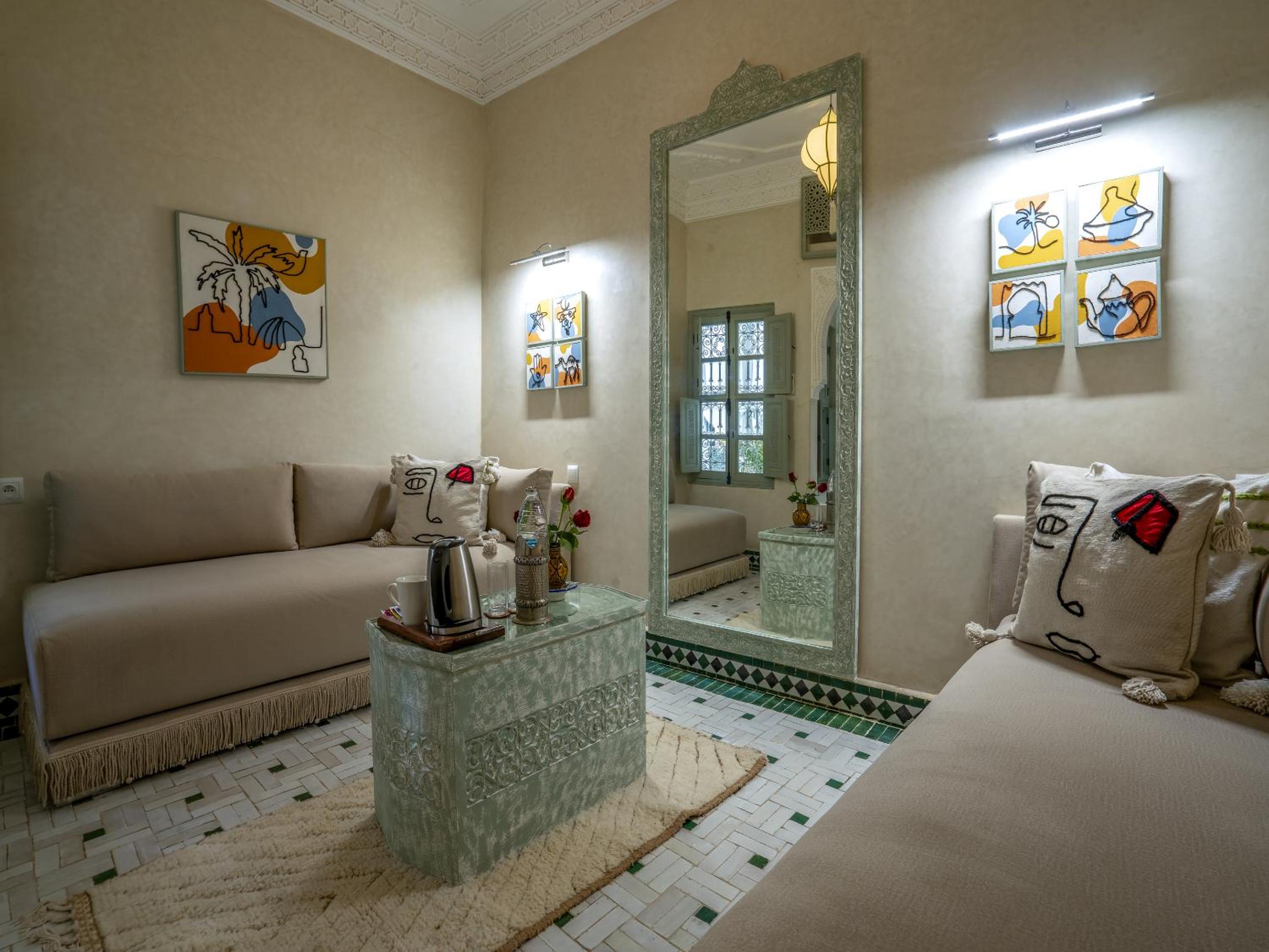 Standard Suite - Photo 9