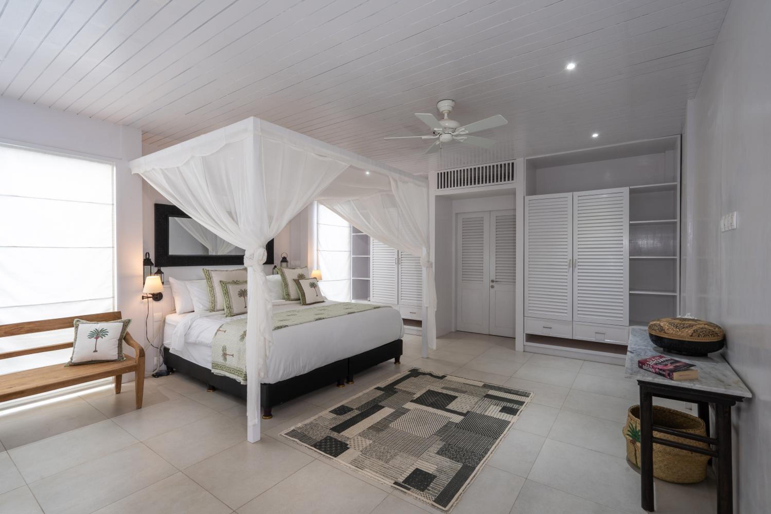 Two-Bedroom - Poolside Lodge photo 2