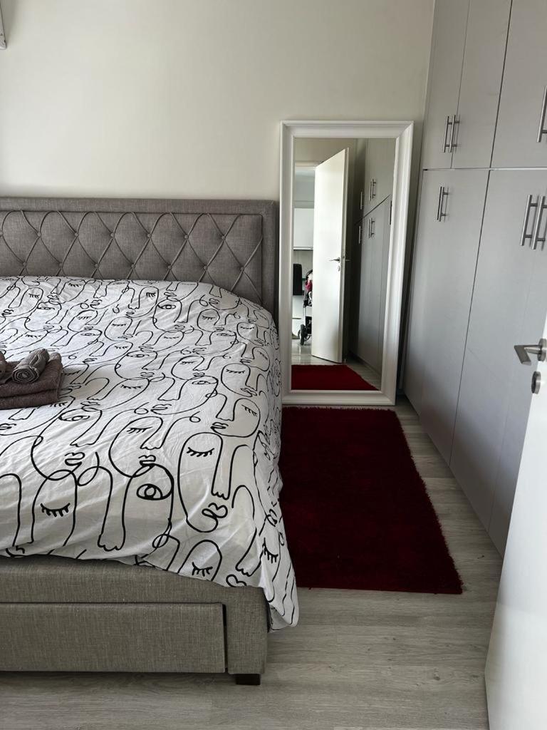 One-Bedroom Apartment - Photo 4