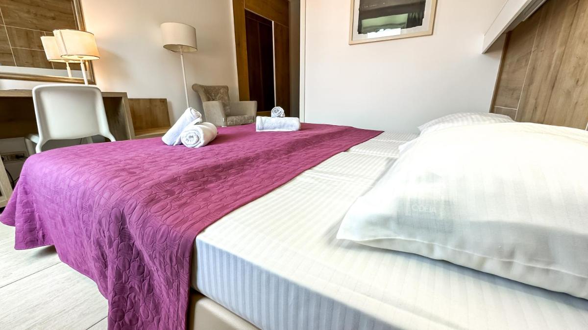 Double or Twin Room photo 2