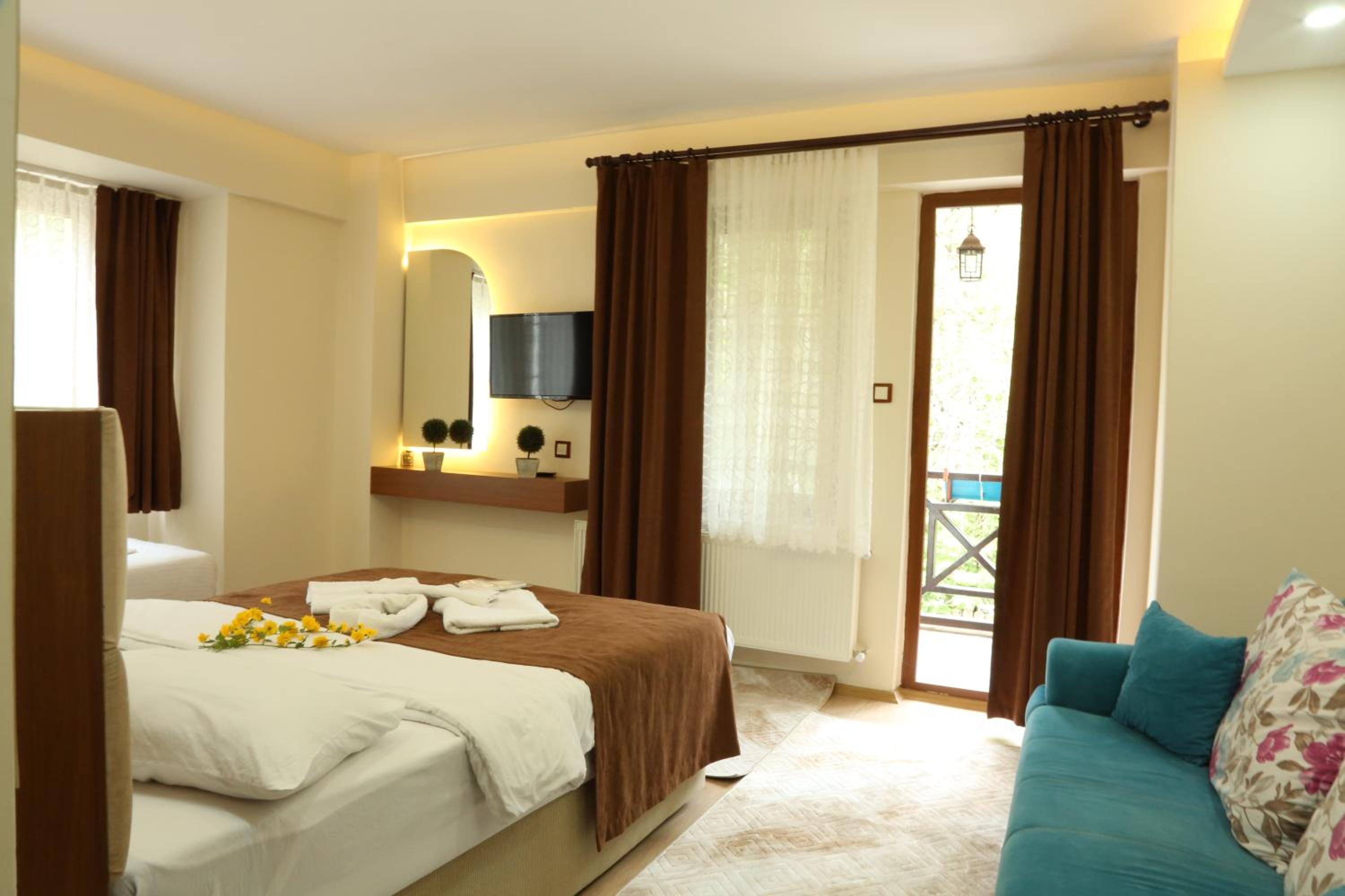 Triple Room with Balcony photo 3