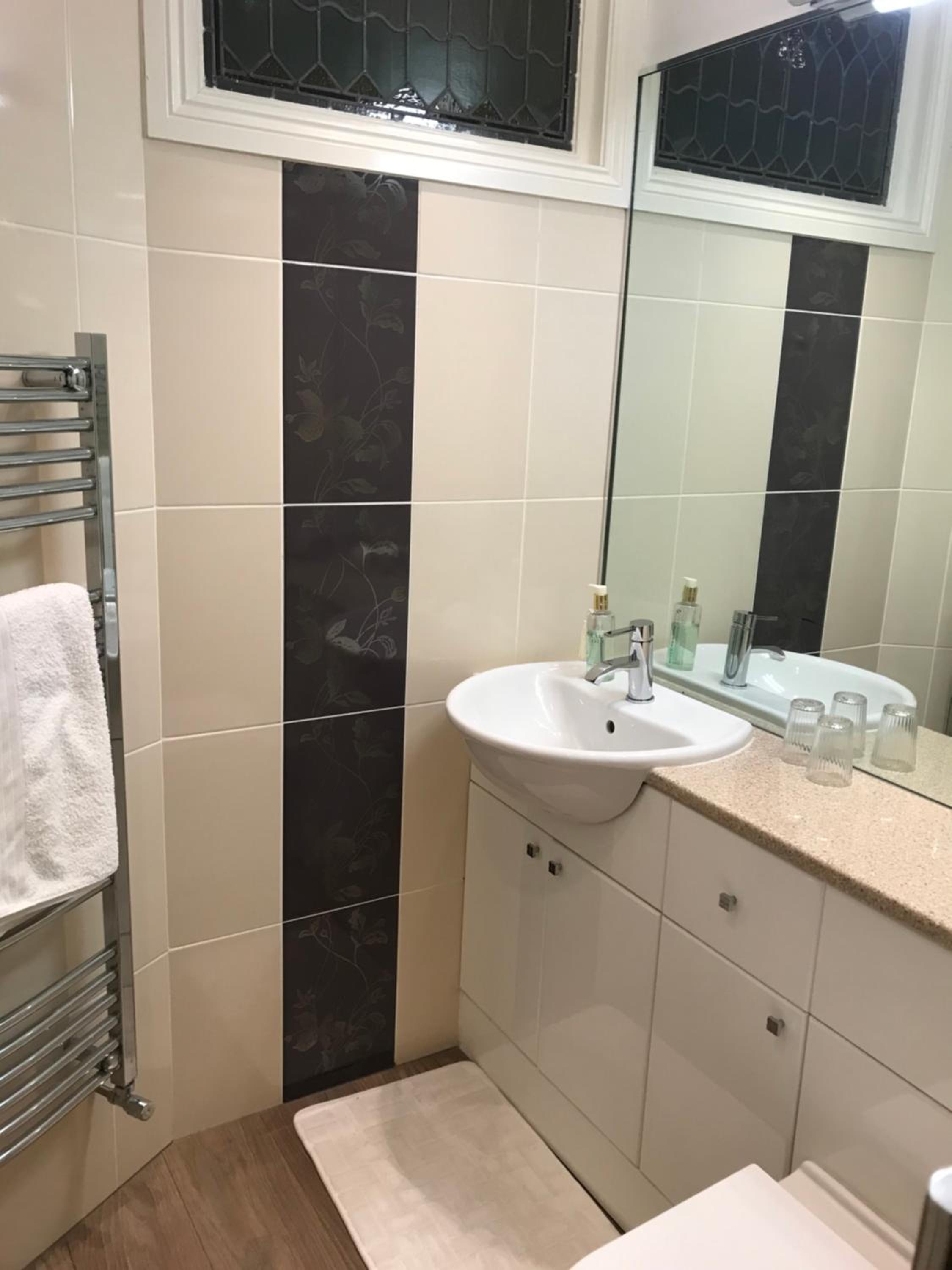 Double Room With En-Suite Bathroom photo 3