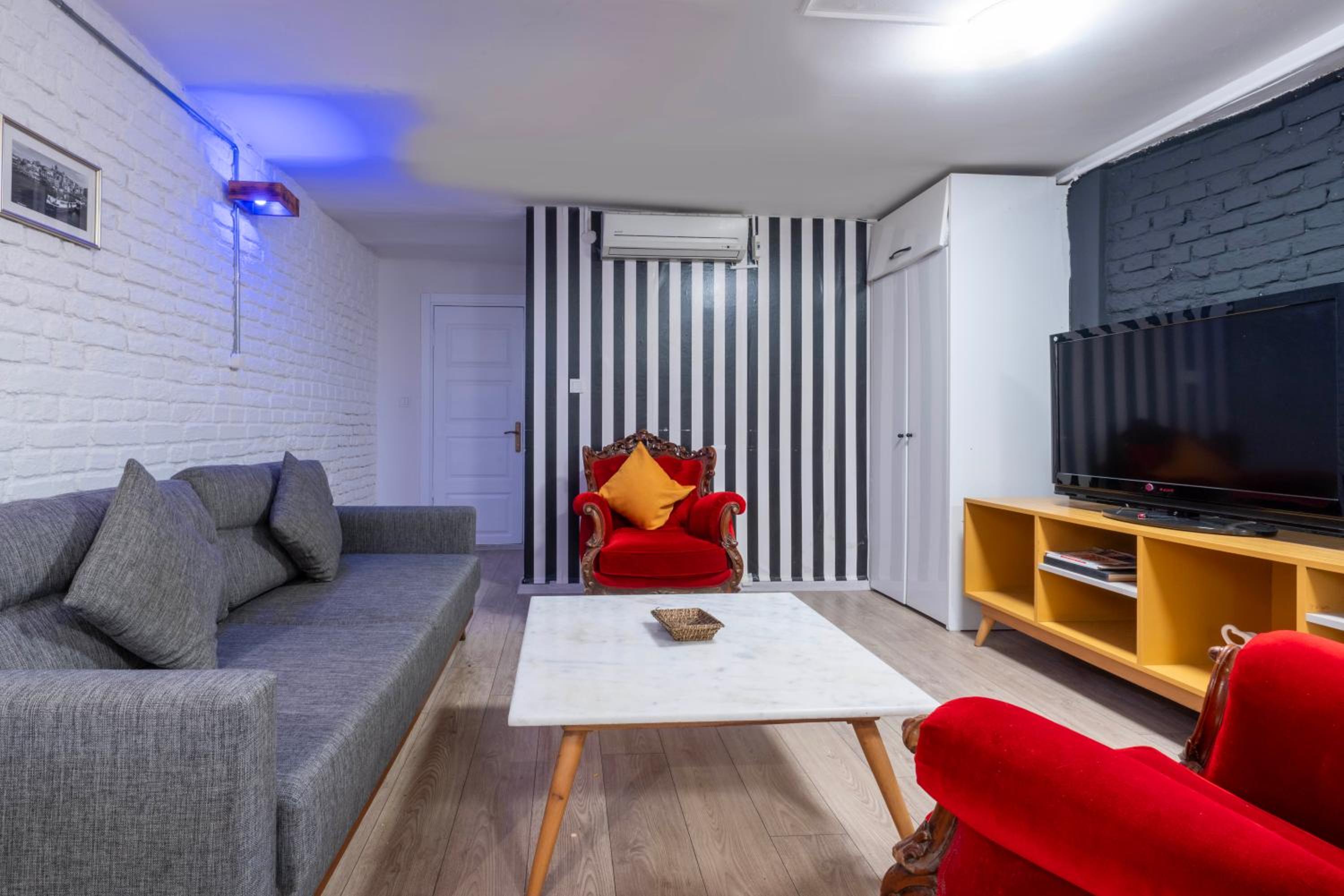 Apartment - Basement photo 3