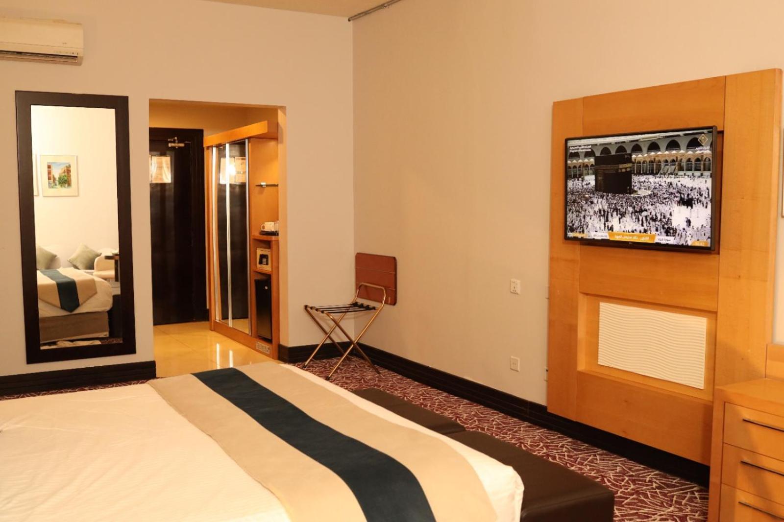 Deluxe Double or Twin Room - Photo 14