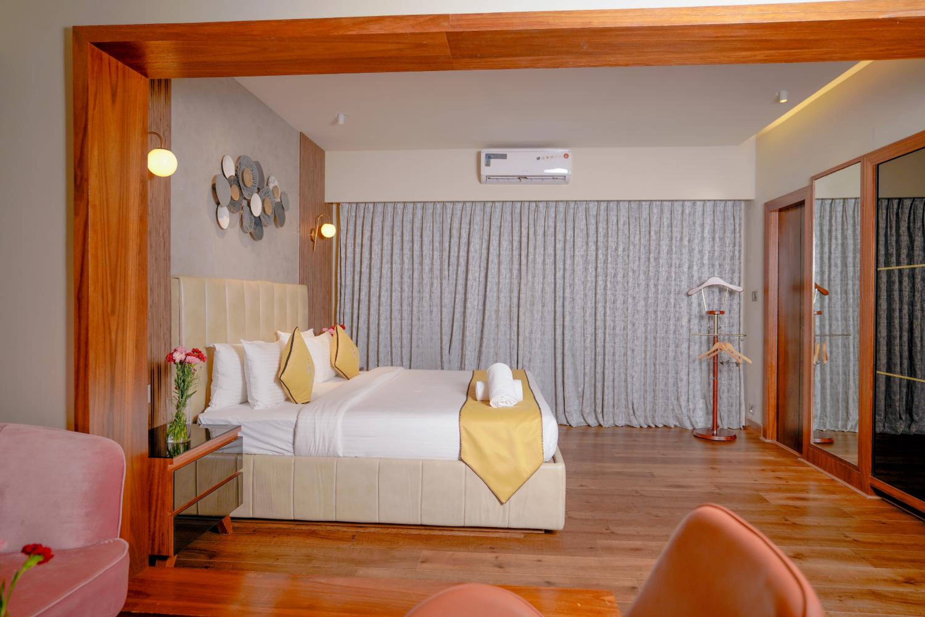 Lazdana Mini Suite