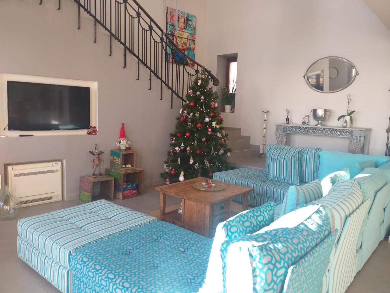 Two-Bedroom House - Photo 4