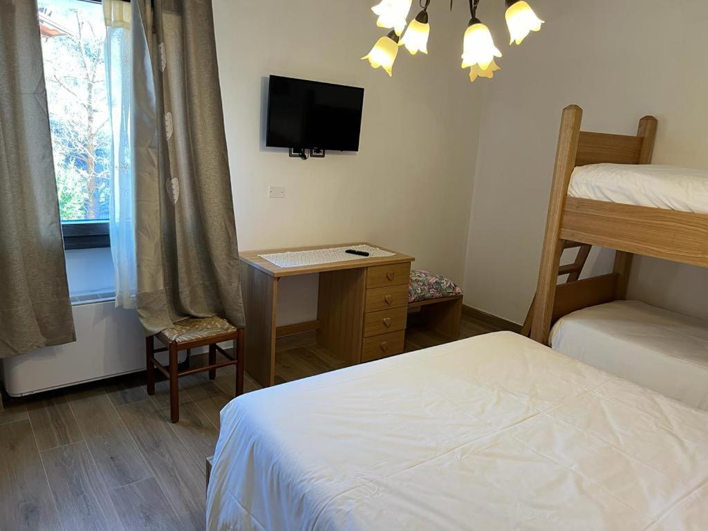 Three-Bedroom Apartment - Photo 13