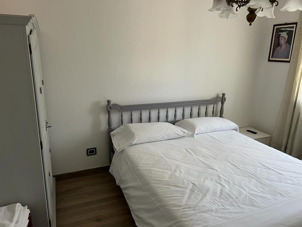 Three-Bedroom Apartment - Photo 2