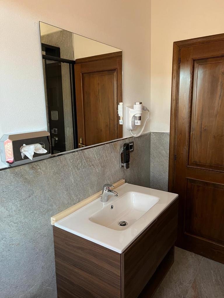 Three-Bedroom Apartment - Photo 5