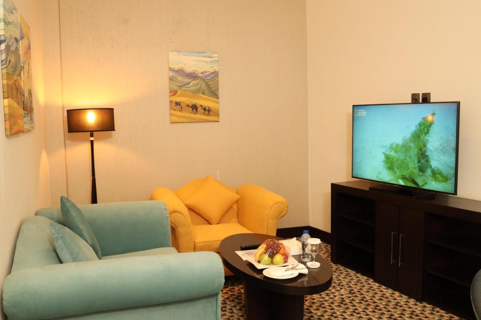 Executive Suite - Photo 6