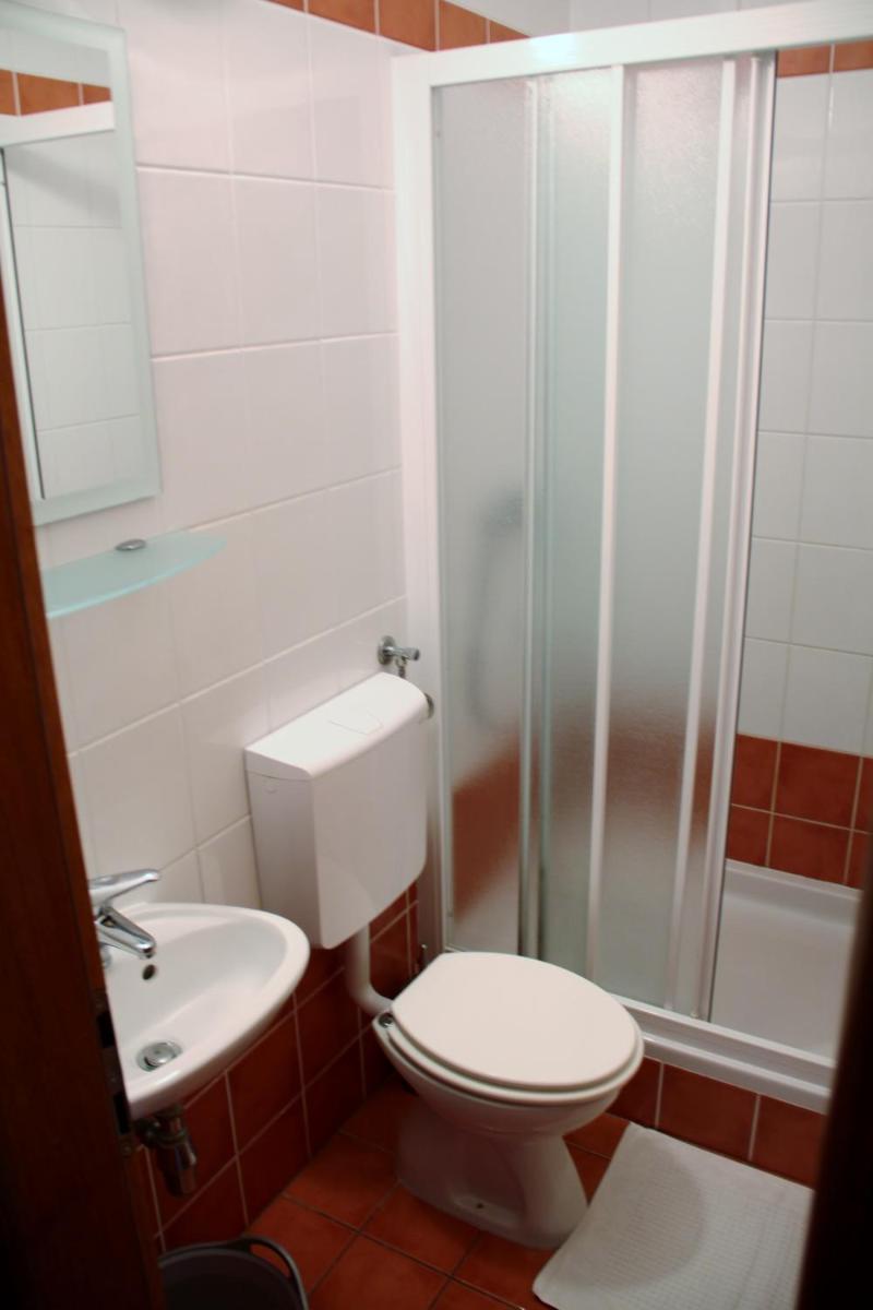 Two-Bedroom Apartment with Sea View (6 Adults) photo 2