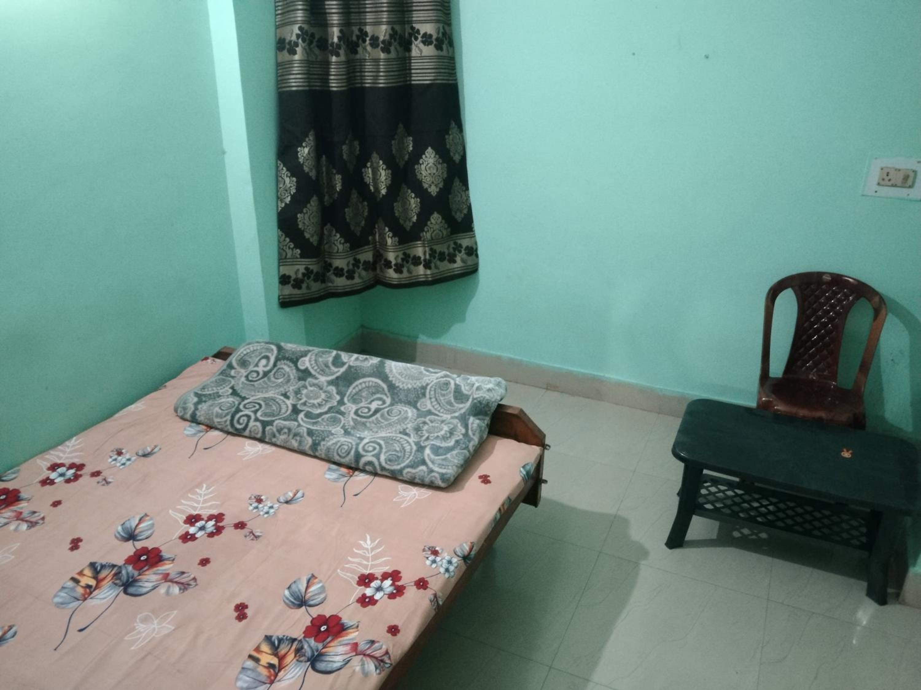 Budget Double Room photo 2