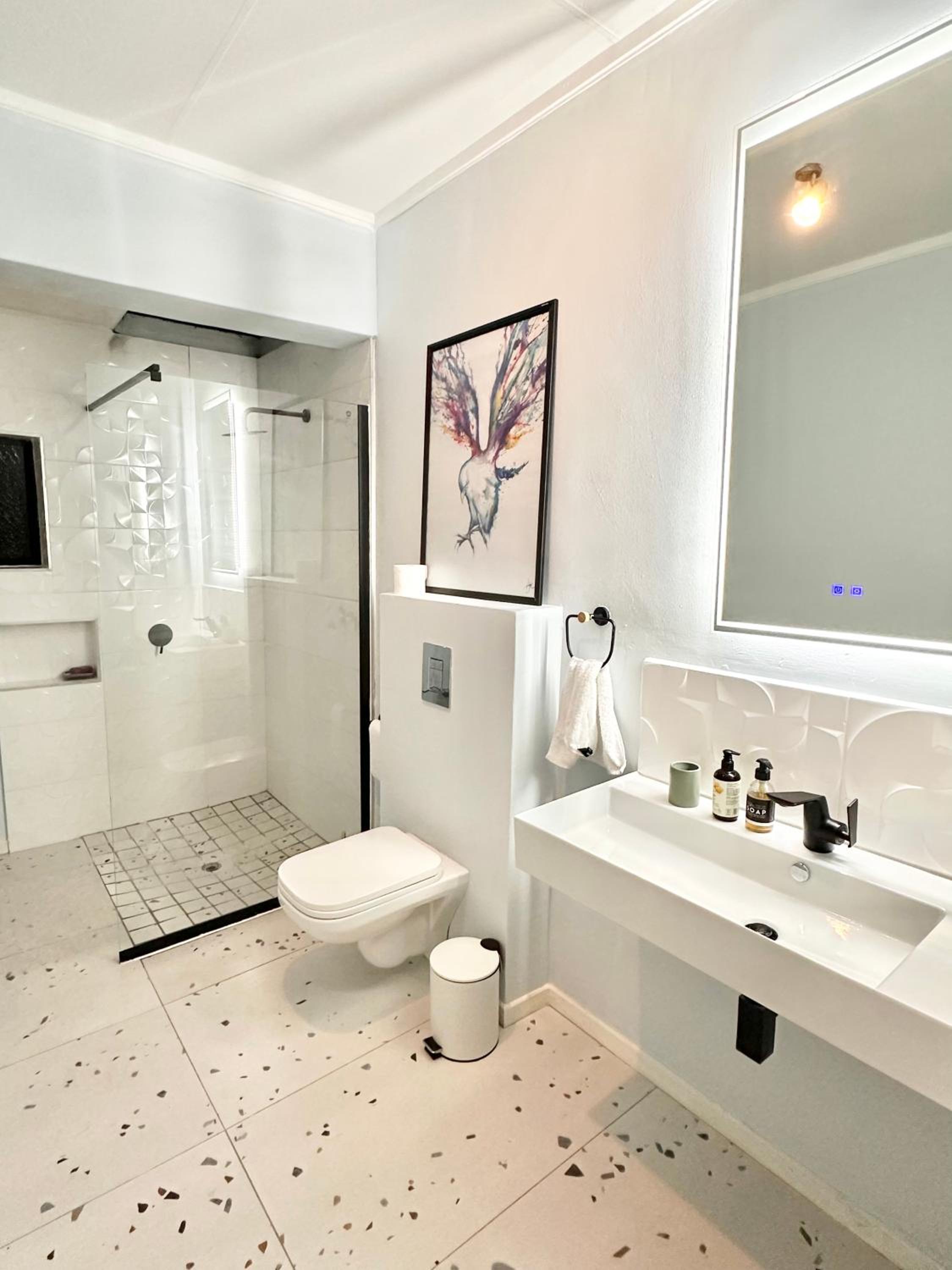 Three-Bedroom House photo 2