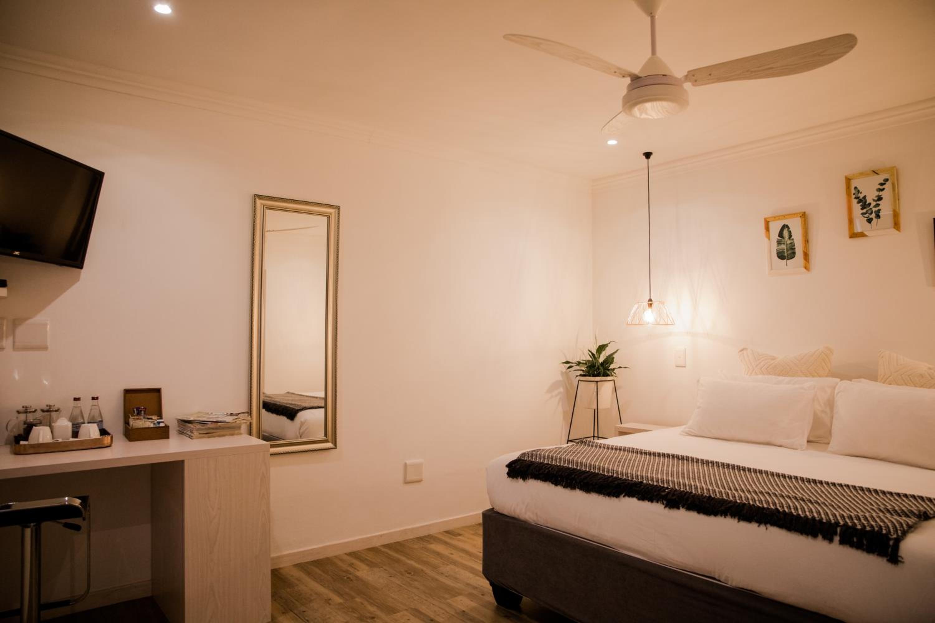 Twin/Double Room photo 3