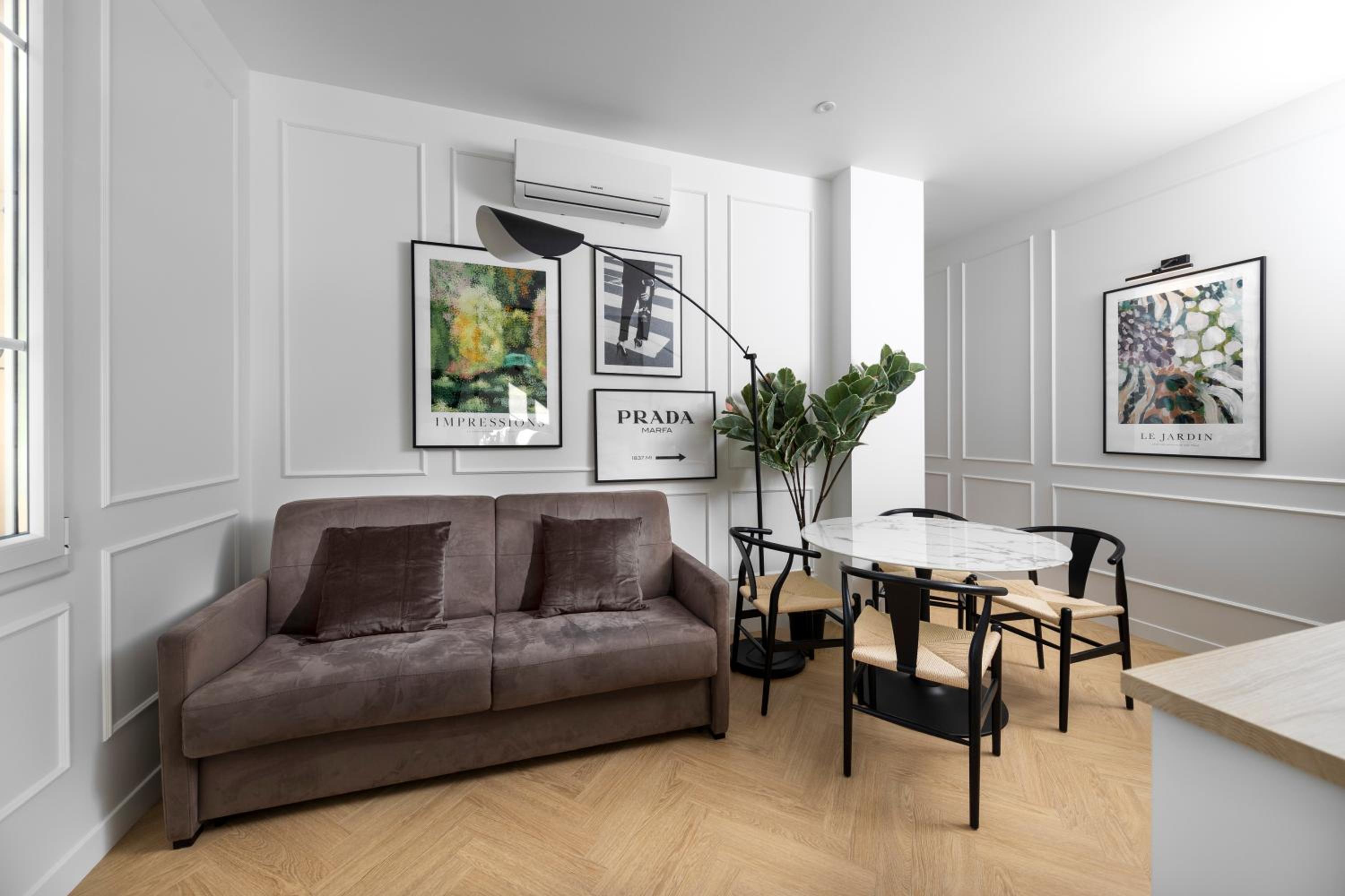 One-Bedroom Apartment