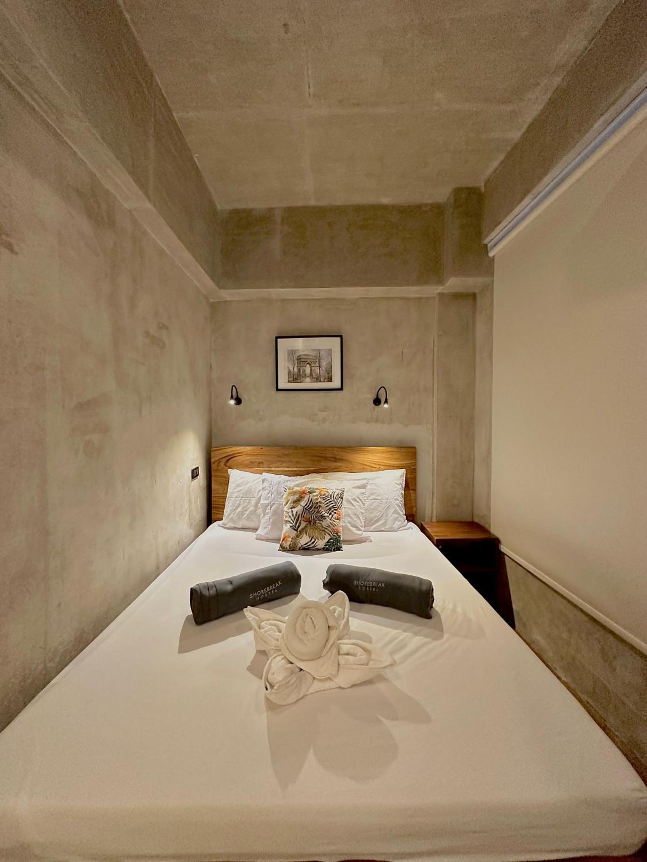 Standard Queen Room - Photo 12